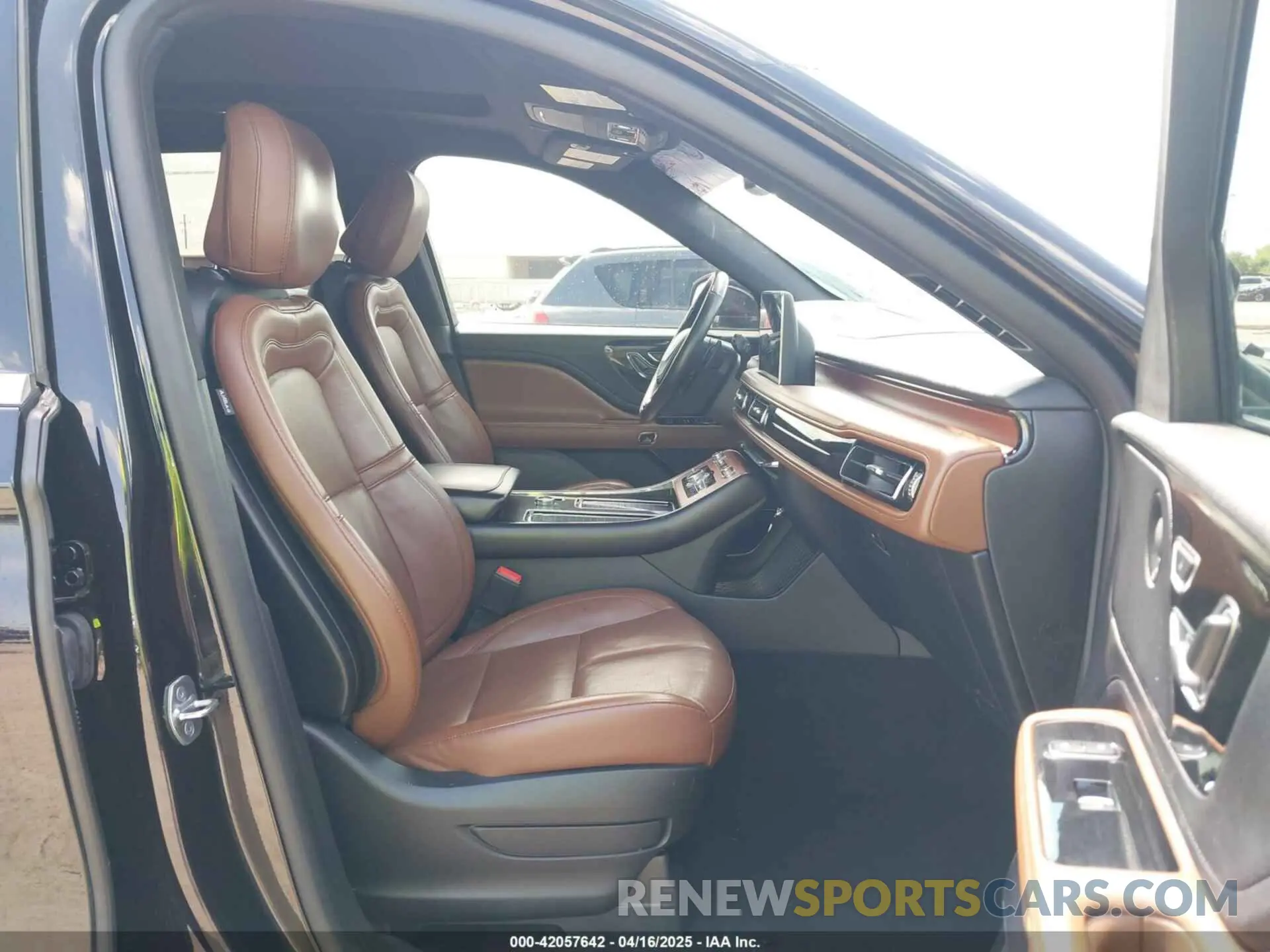 5 fotografías del automóvil dañado 5LM5J7XC9LGL28467 LINCOLN AVIATOR 2020