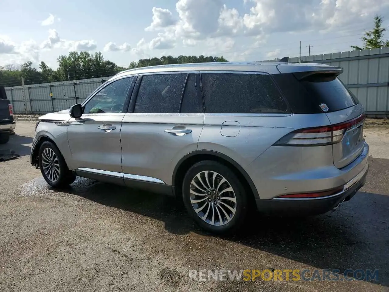 2 fotografías del automóvil dañado 5LM5J7WC9MGL03409 LINCOLN AVIATOR 2021