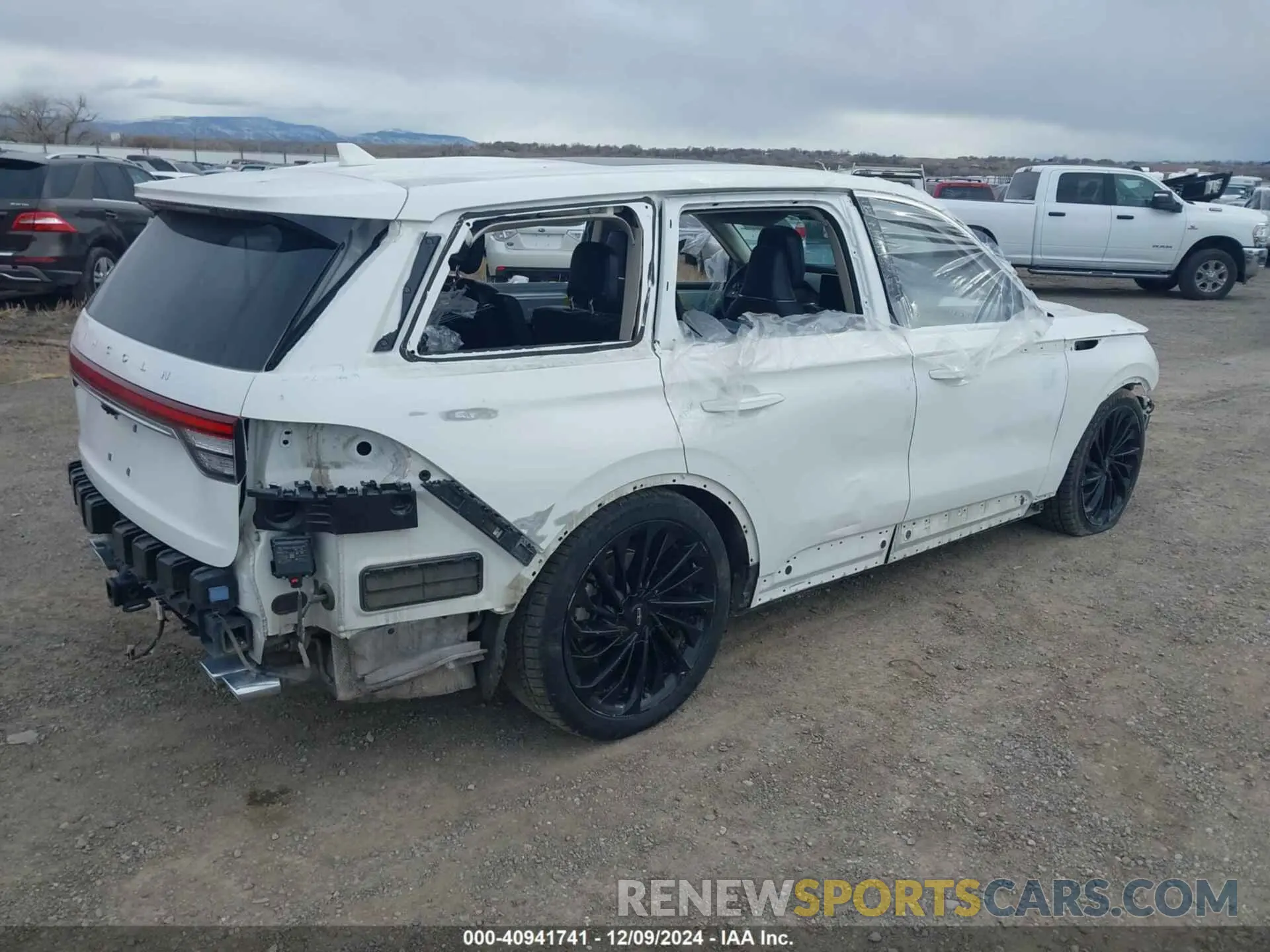 4 fotografías del automóvil dañado 5LM5J7XC4MGL08385 LINCOLN AVIATOR 2021