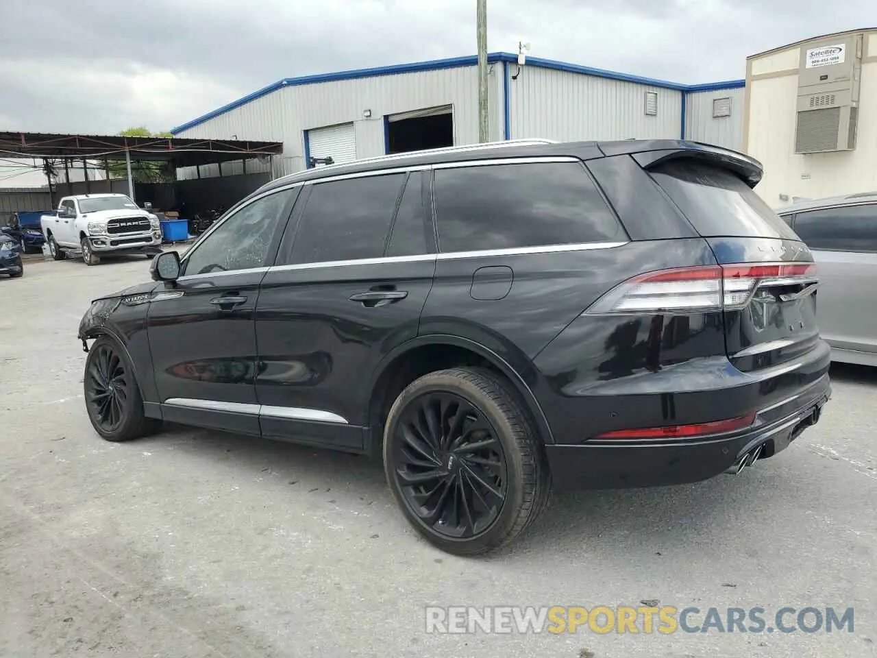 2 fotografías del automóvil dañado 5LM5J7XC8MGL08549 LINCOLN AVIATOR 2021