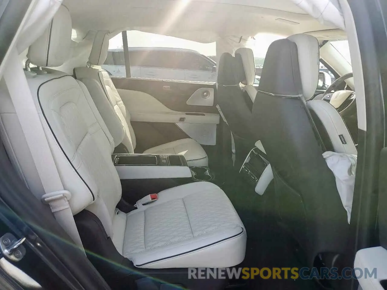 11 fotografías del automóvil dañado 5LMYJ9YY8MNL02233 LINCOLN AVIATOR 2021