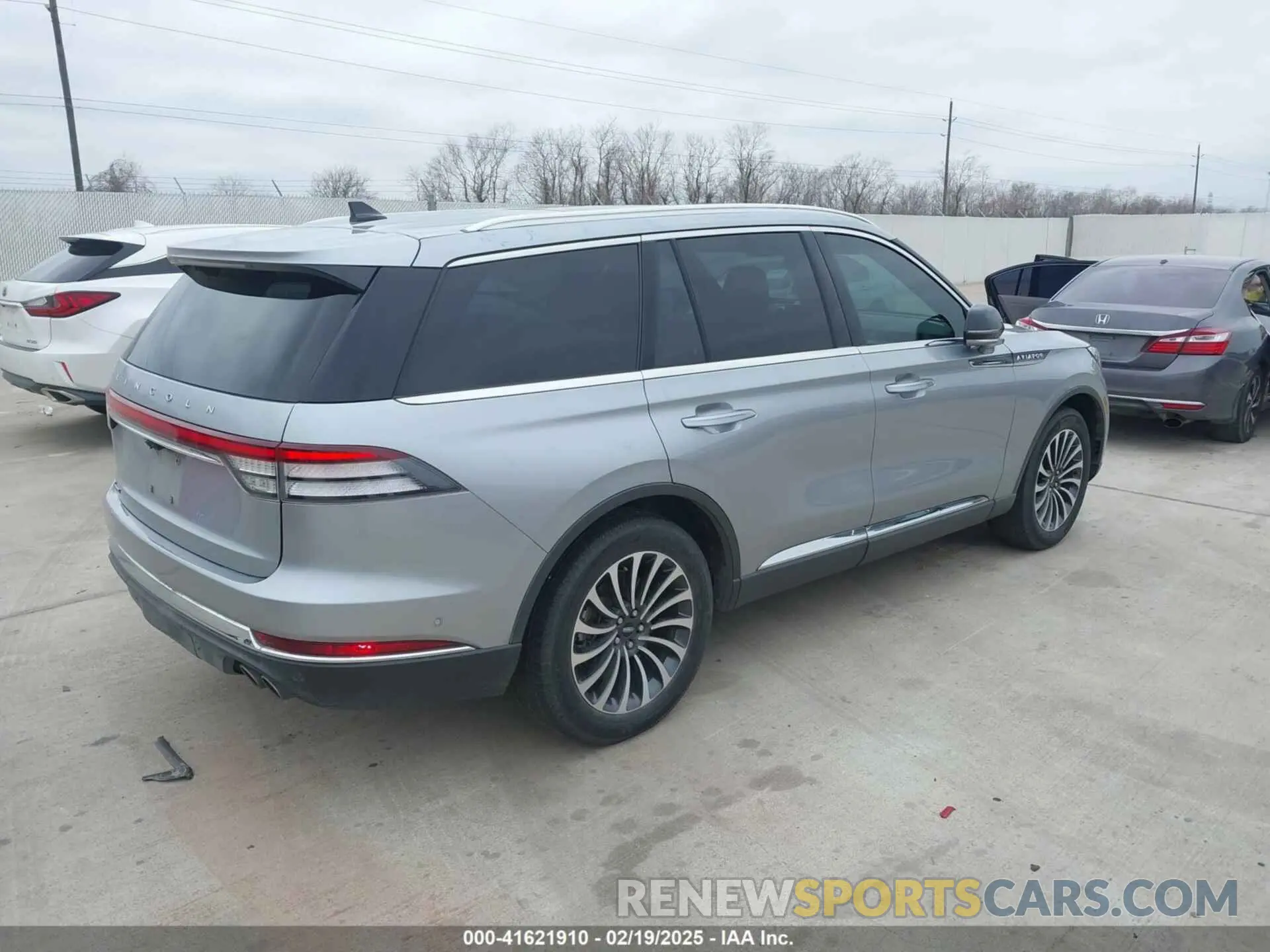 4 fotografías del automóvil dañado 5LM5J7WC3NGL22118 LINCOLN AVIATOR 2022