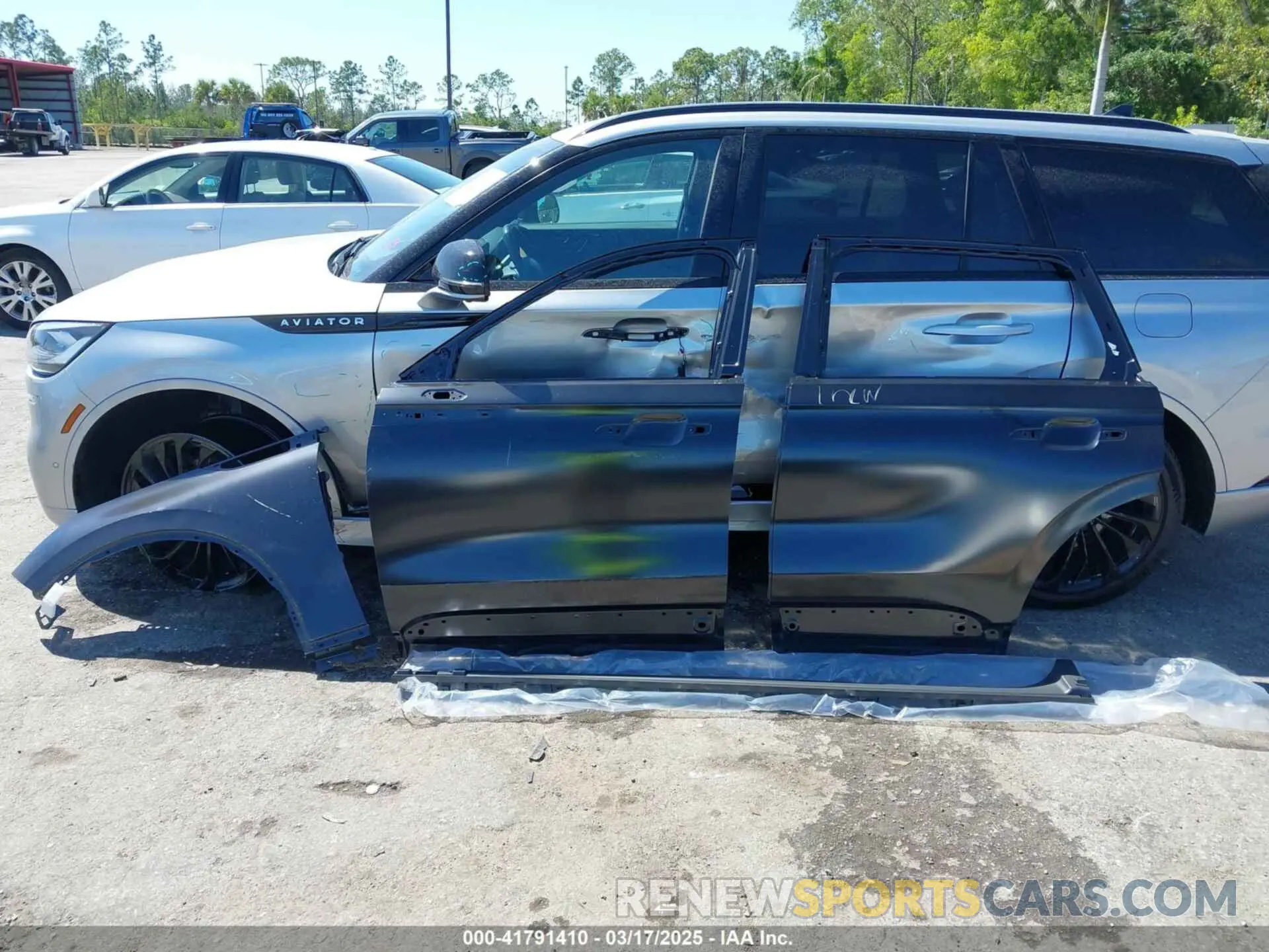 12 fotografías del automóvil dañado 5LM5J7WC8NGL12197 LINCOLN AVIATOR 2022