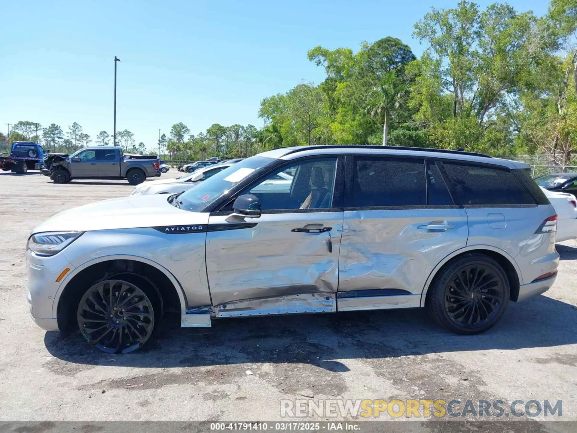 6 fotografías del automóvil dañado 5LM5J7WC8NGL12197 LINCOLN AVIATOR 2022