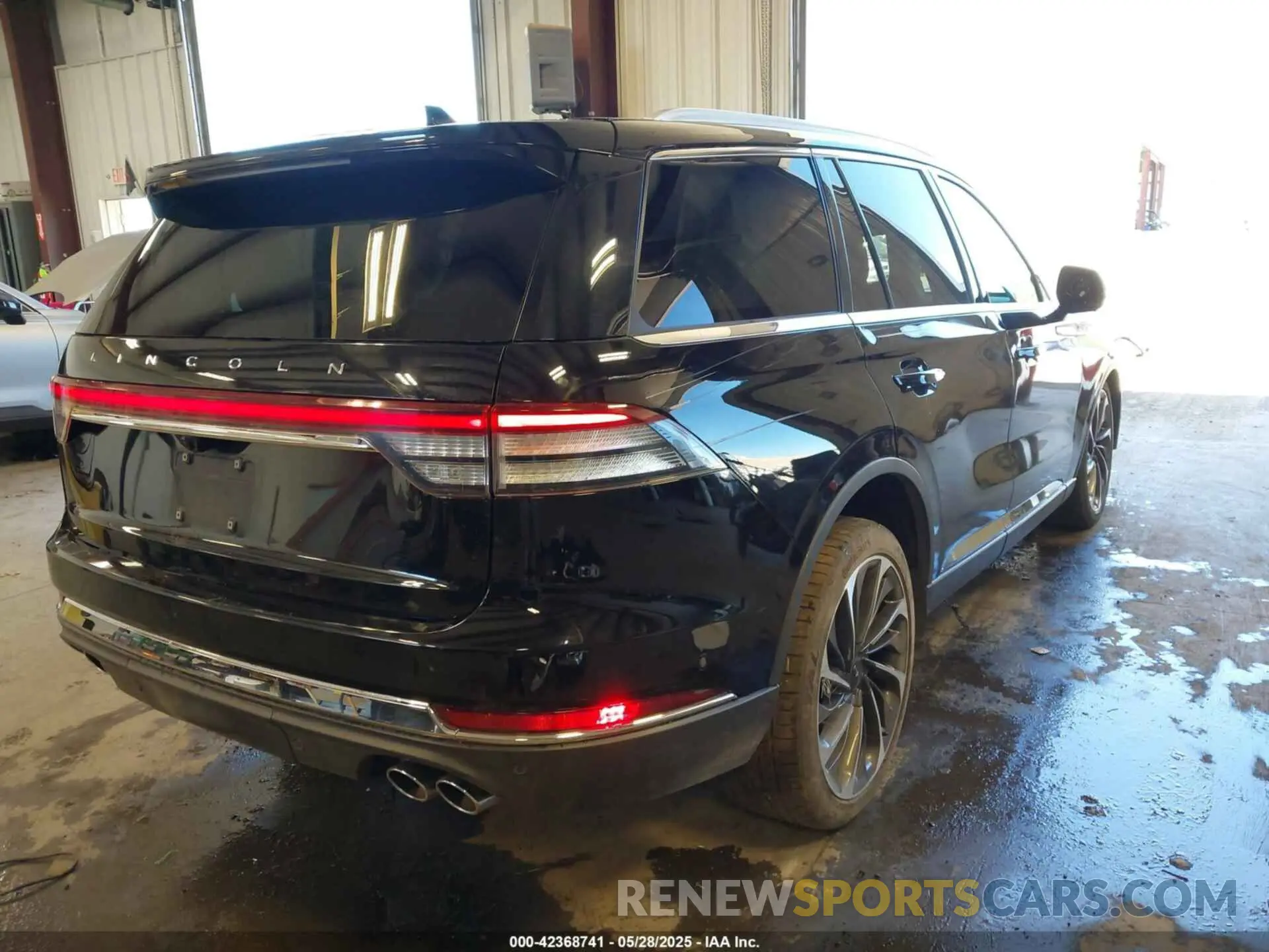 4 fotografías del automóvil dañado 5LM5J7XC0NGL13181 LINCOLN AVIATOR 2022