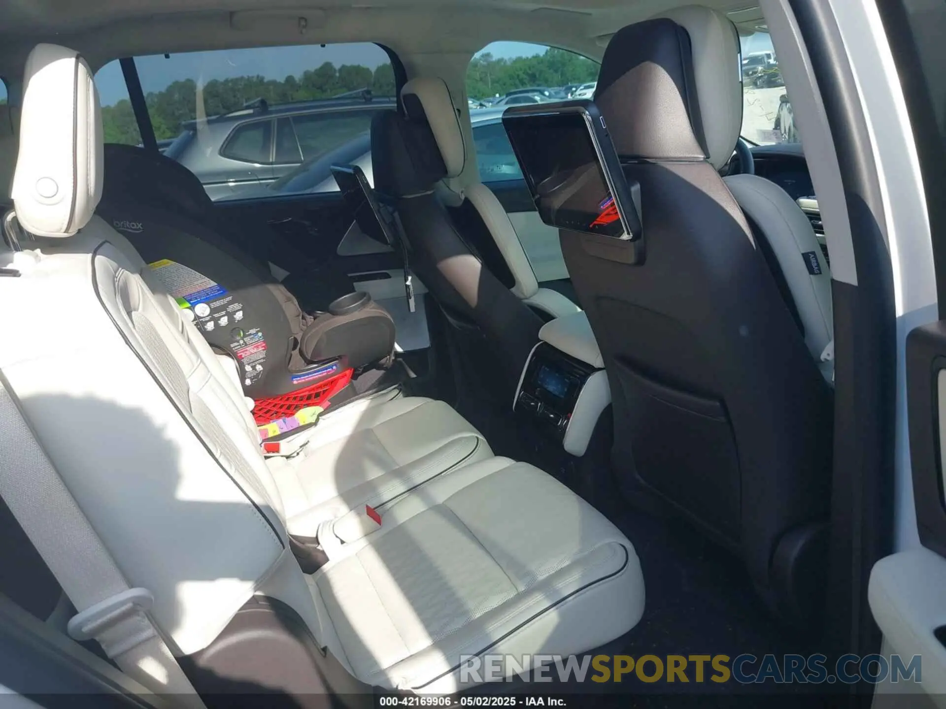 8 fotografías del automóvil dañado 5LM5J9XCXNGL05178 LINCOLN AVIATOR 2022