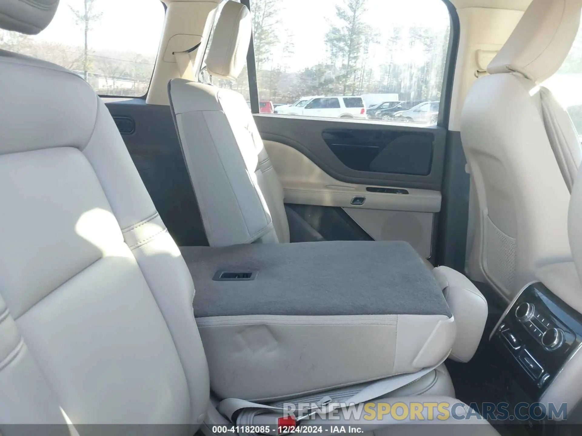 8 fotografías del automóvil dañado 5LM5J6WC0PGL14278 LINCOLN AVIATOR 2023