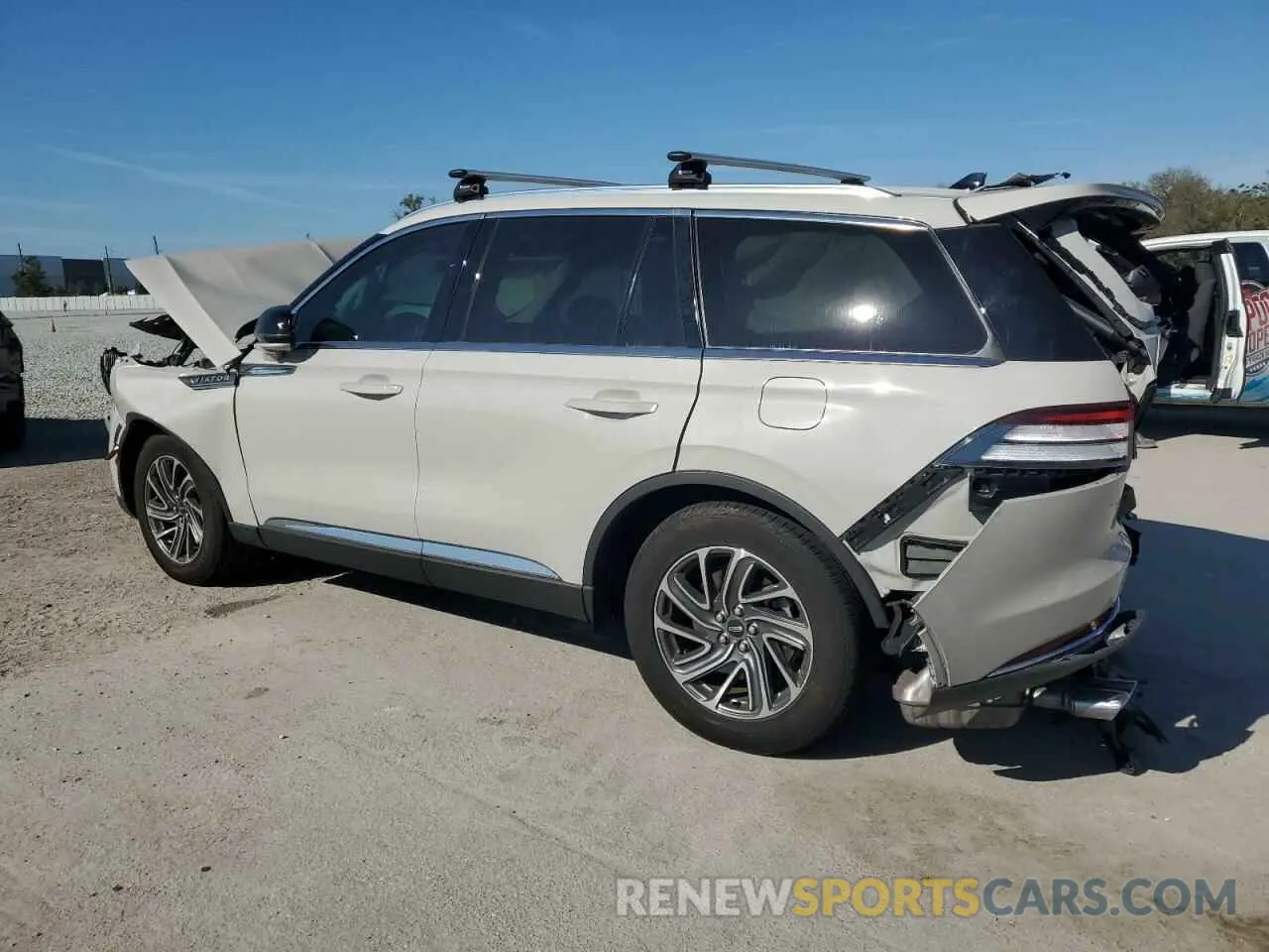 2 fotografías del automóvil dañado 5LM5J6WC8PGL27246 LINCOLN AVIATOR 2023