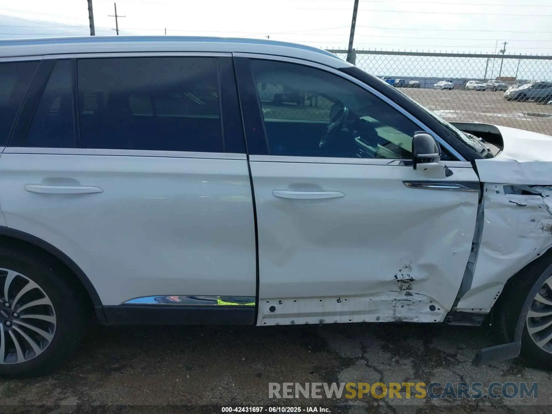 13 fotografías del automóvil dañado 5LM5J7WC1PGL06759 LINCOLN AVIATOR 2023