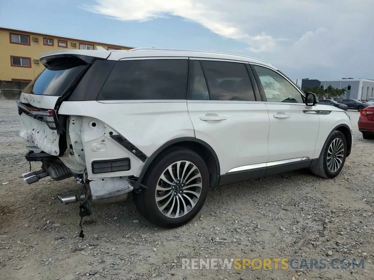 3 fotografías del automóvil dañado 5LM5J7WC8PGL12008 LINCOLN AVIATOR 2023