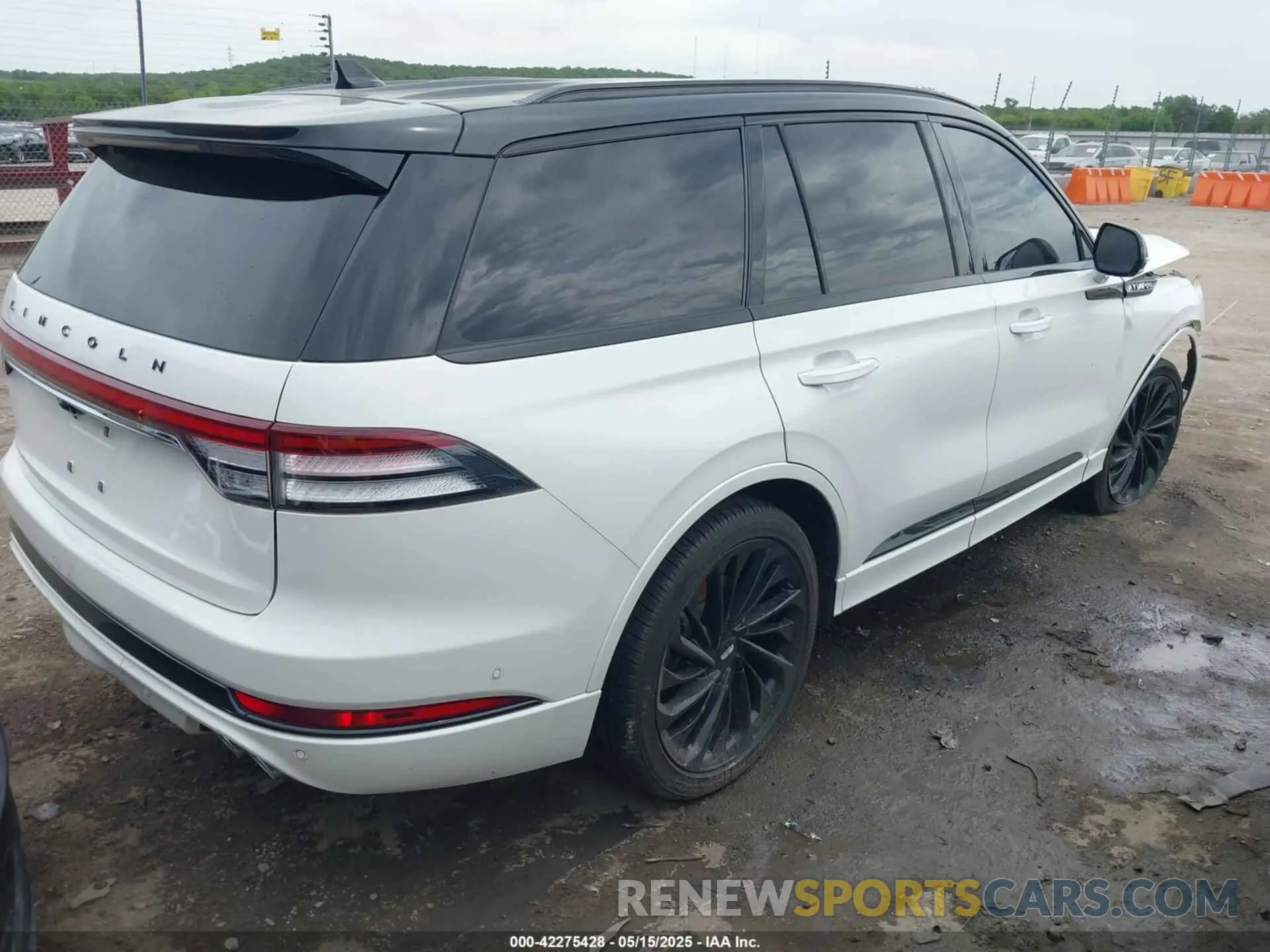 4 fotografías del automóvil dañado 5LM5J9XC9PGL16949 LINCOLN AVIATOR 2023