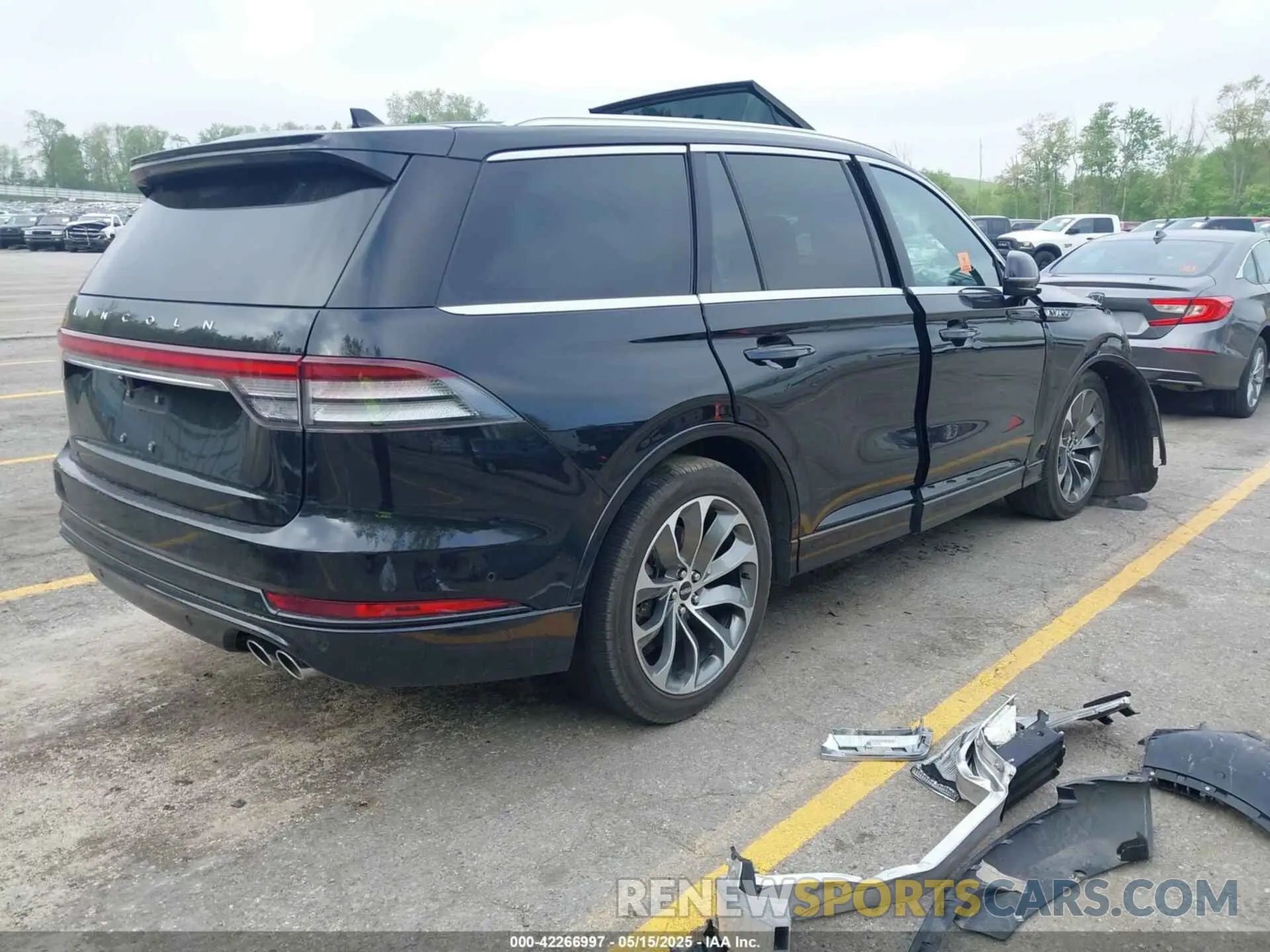 4 fotografías del automóvil dañado 5LMYJ8XY7PNL00330 LINCOLN AVIATOR 2023