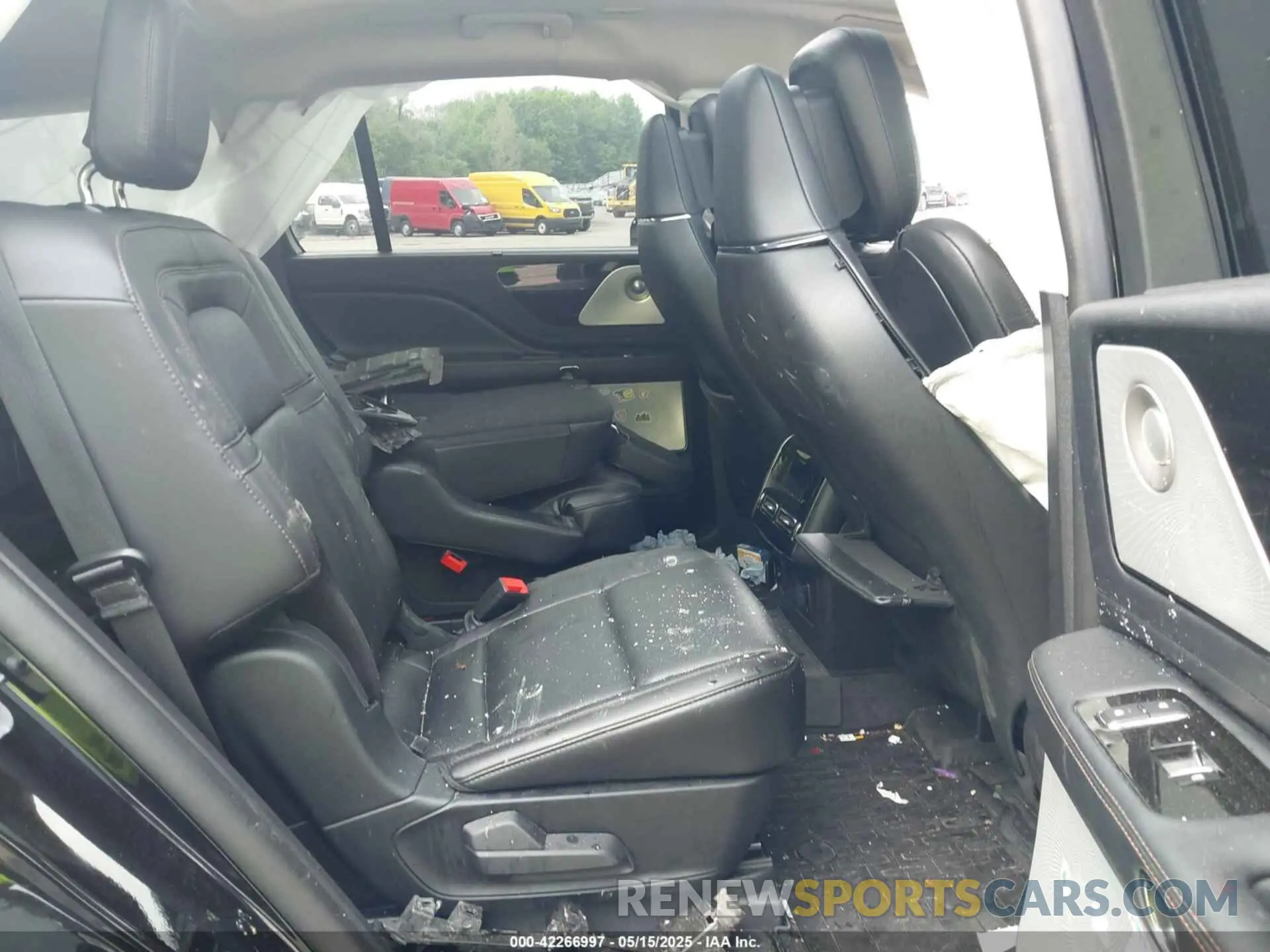 8 fotografías del automóvil dañado 5LMYJ8XY7PNL00330 LINCOLN AVIATOR 2023