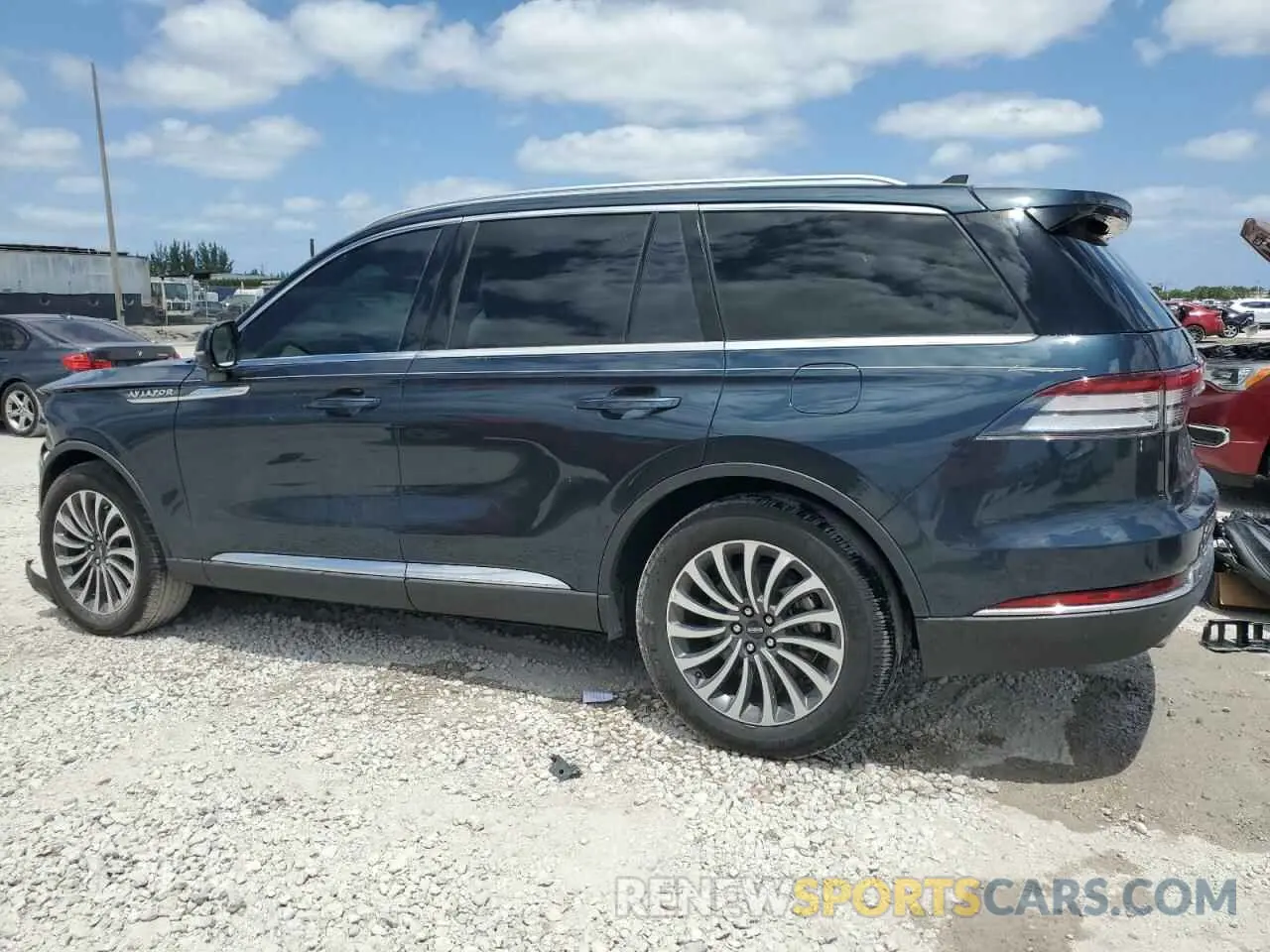 2 fotografías del automóvil dañado 5LM5J7WC7RGL01388 LINCOLN AVIATOR 2024