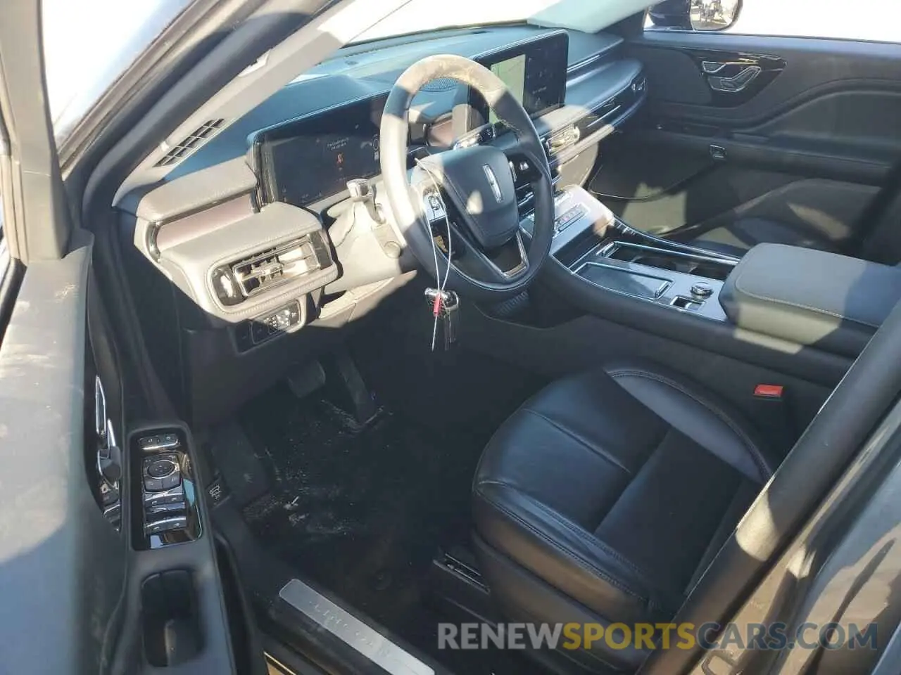 8 fotografías del automóvil dañado 5LM5J6XC9SGL05831 LINCOLN AVIATOR 2025
