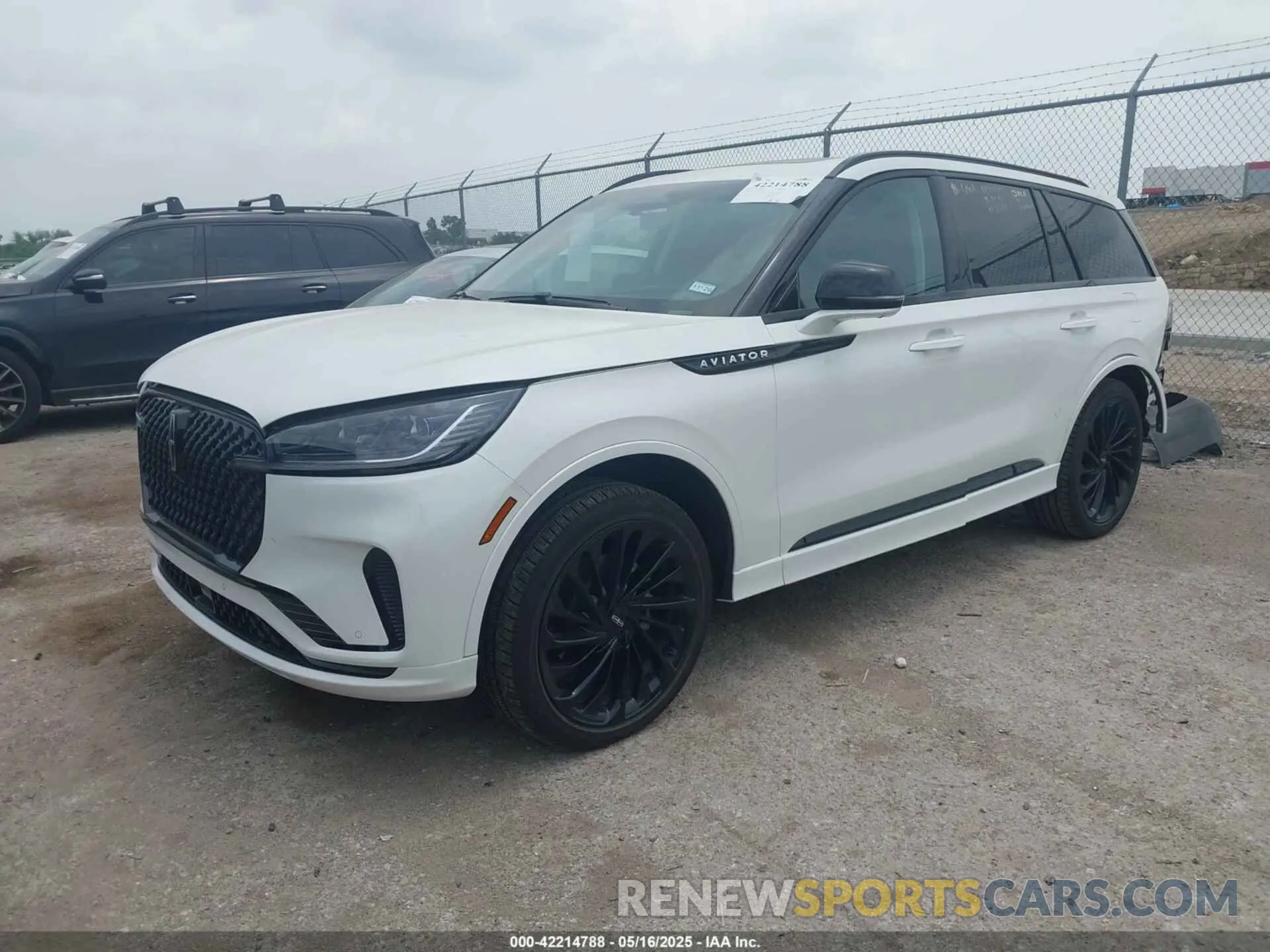 2 fotografías del automóvil dañado 5LM5J7XC2SGL13422 LINCOLN AVIATOR 2025