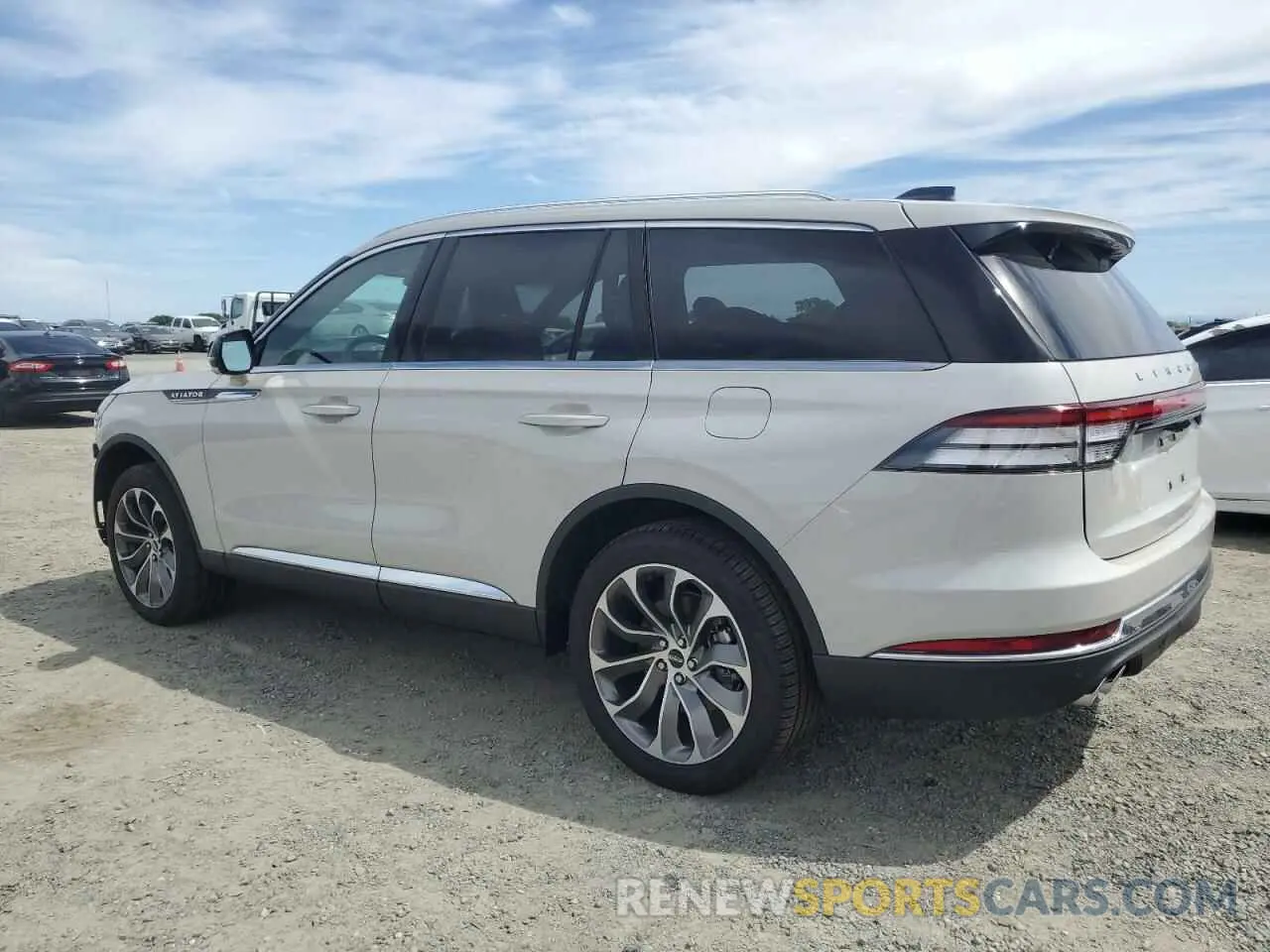2 fotografías del automóvil dañado 5LM5J7XC3SGL00436 LINCOLN AVIATOR 2025