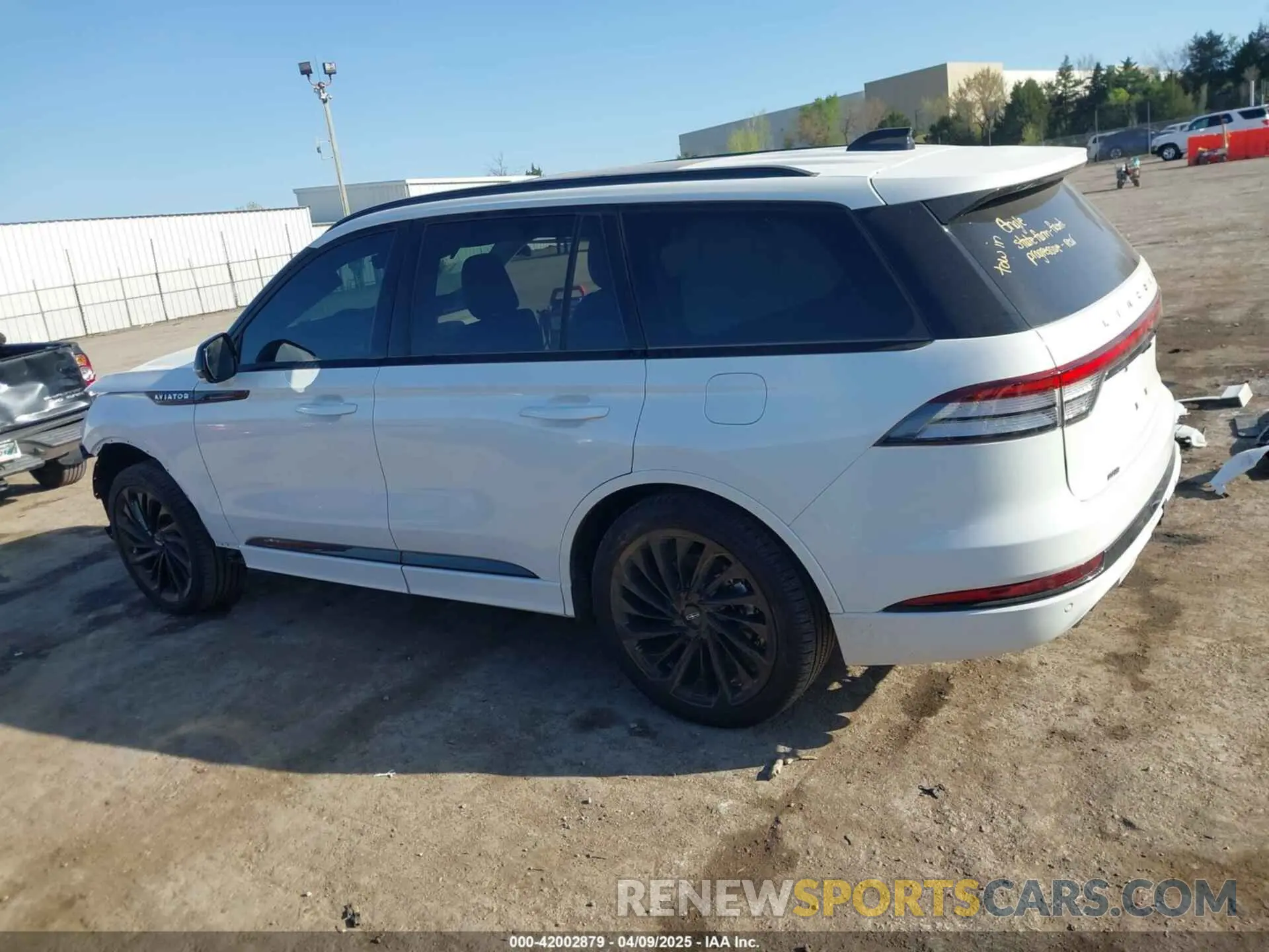 15 fotografías del automóvil dañado 5LM5J7XC4SGL15771 LINCOLN AVIATOR 2025