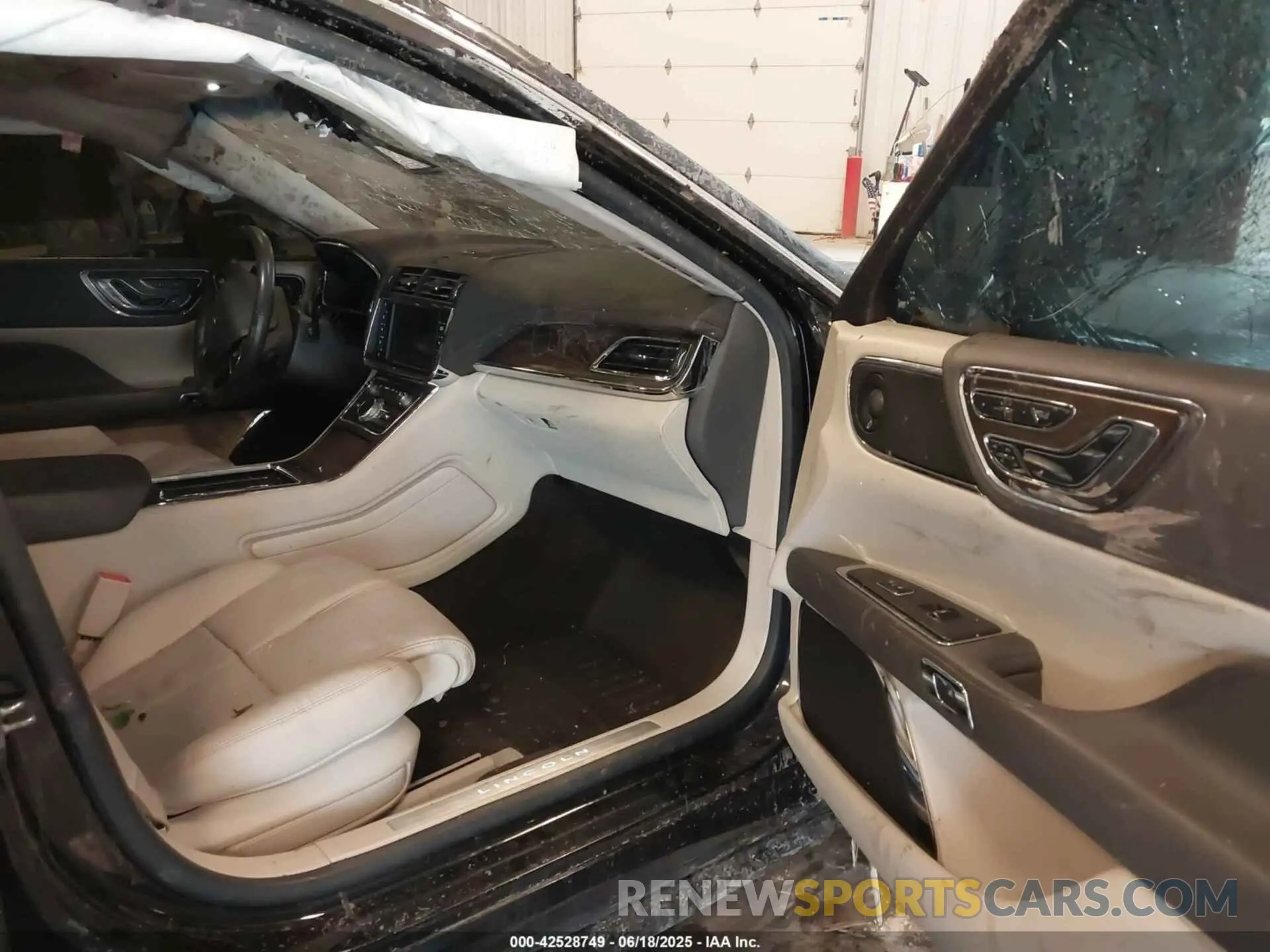 5 fotografías del automóvil dañado 1LN6L9NP7K5602763 LINCOLN CONTINENTAL 2019