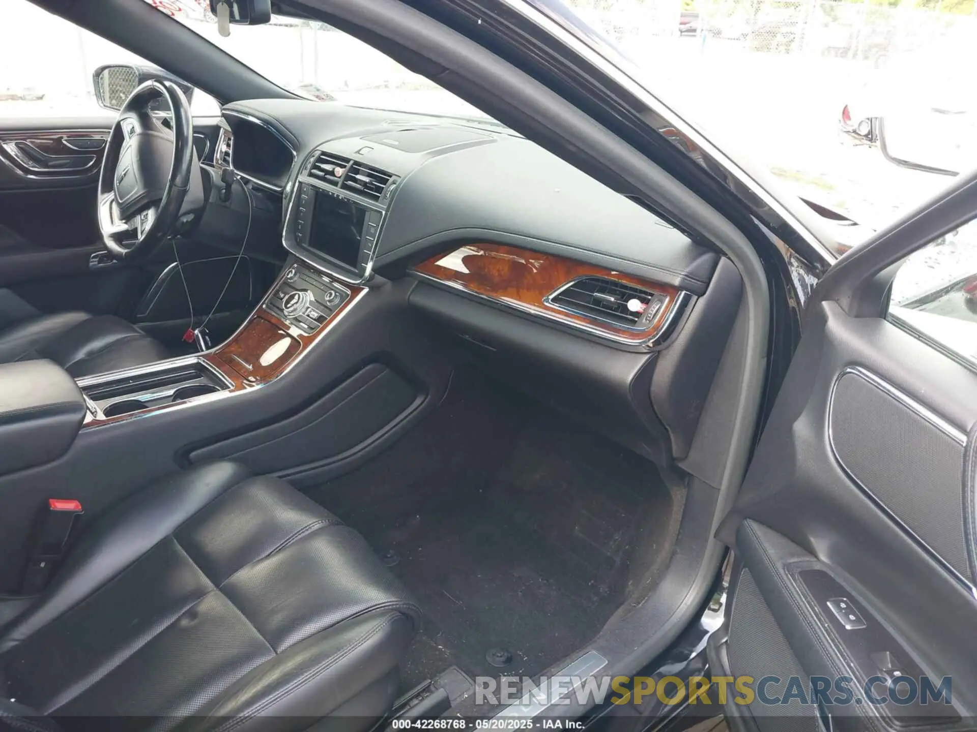 5 fotografías del automóvil dañado 1LN6L9SK0K5609739 LINCOLN CONTINENTAL 2019