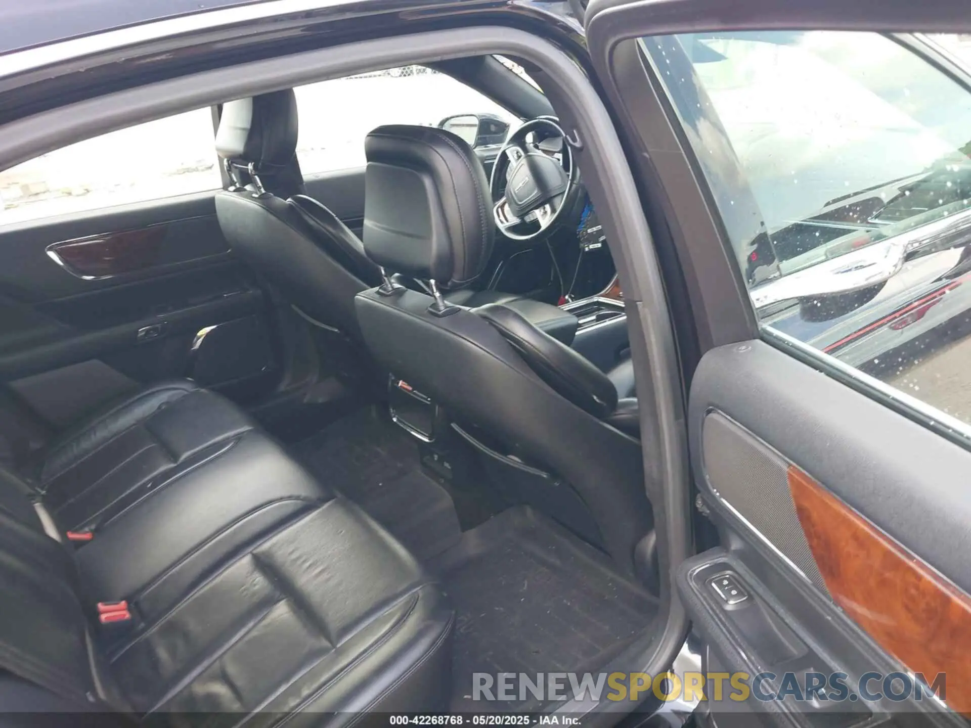 8 fotografías del automóvil dañado 1LN6L9SK0K5609739 LINCOLN CONTINENTAL 2019