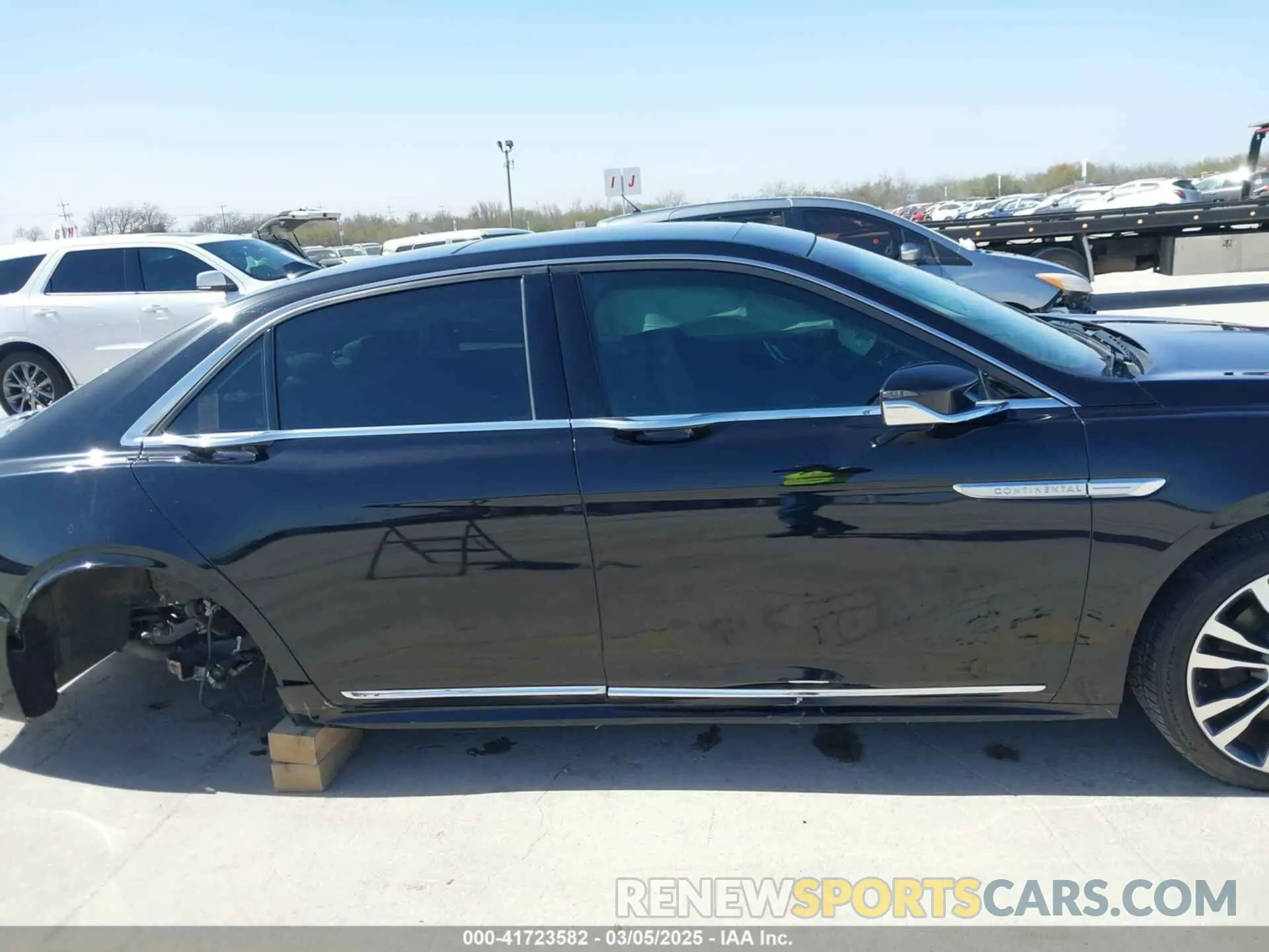 14 fotografías del automóvil dañado 1LN6L9SKXK5614365 LINCOLN CONTINENTAL 2019