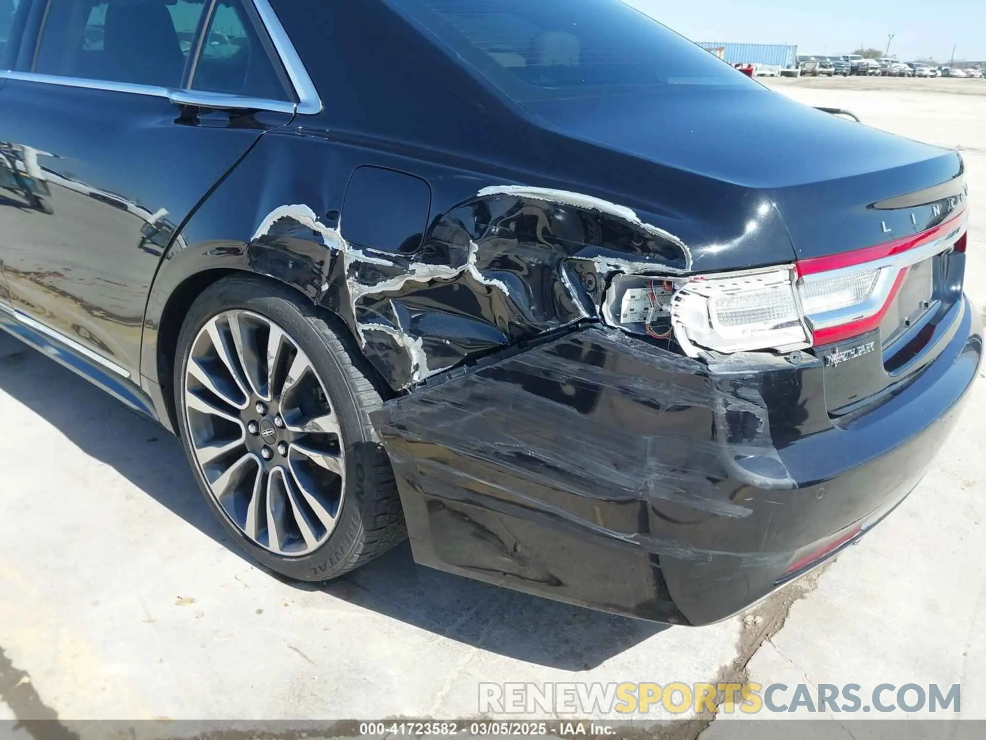 18 fotografías del automóvil dañado 1LN6L9SKXK5614365 LINCOLN CONTINENTAL 2019