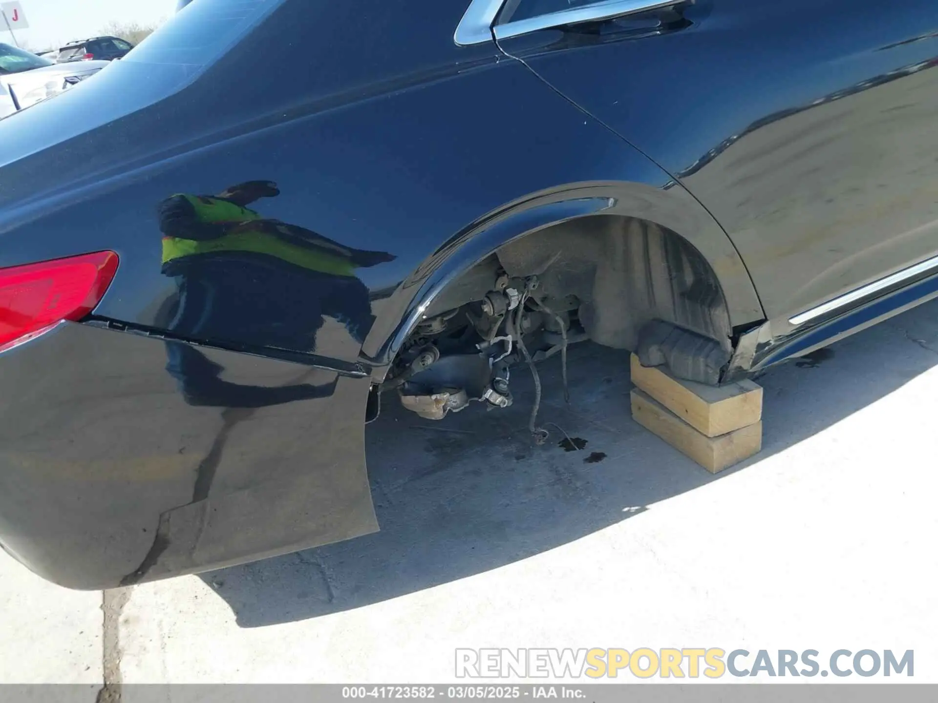 6 fotografías del automóvil dañado 1LN6L9SKXK5614365 LINCOLN CONTINENTAL 2019