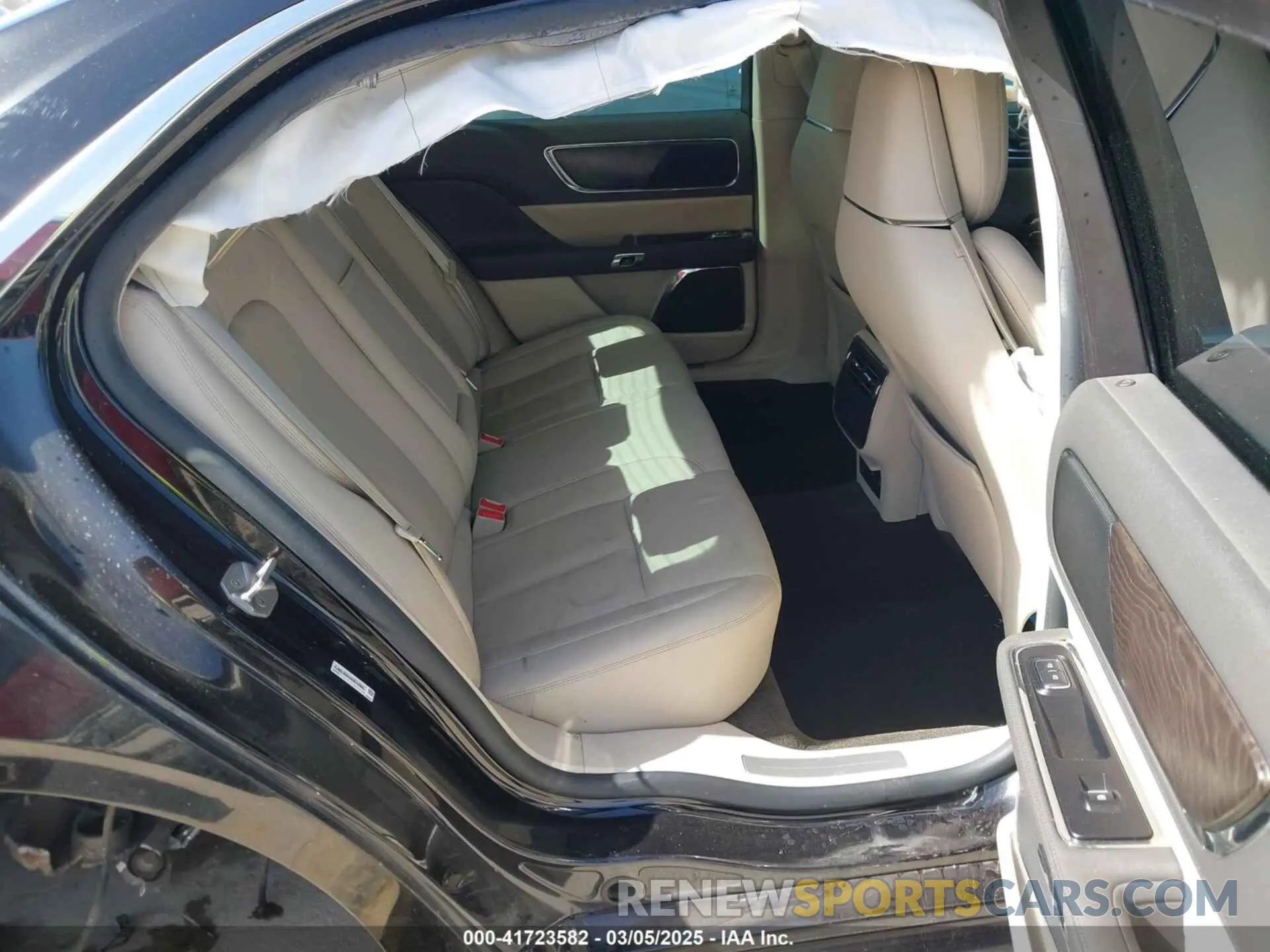 8 fotografías del automóvil dañado 1LN6L9SKXK5614365 LINCOLN CONTINENTAL 2019