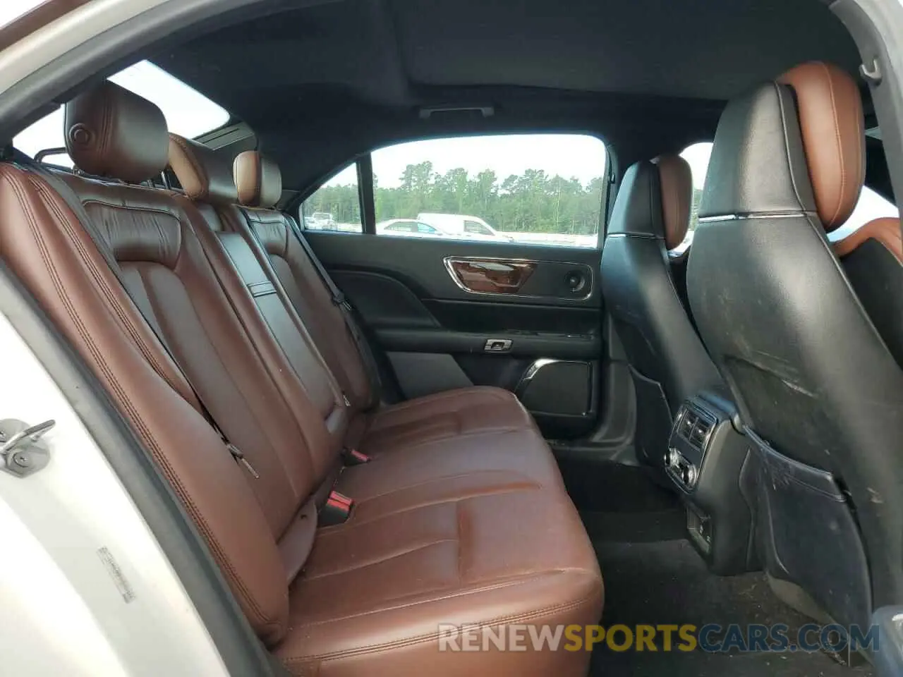 10 fotografías del automóvil dañado 1LN6L9RP8K5602121 LINCOLN CONTINENTL 2019