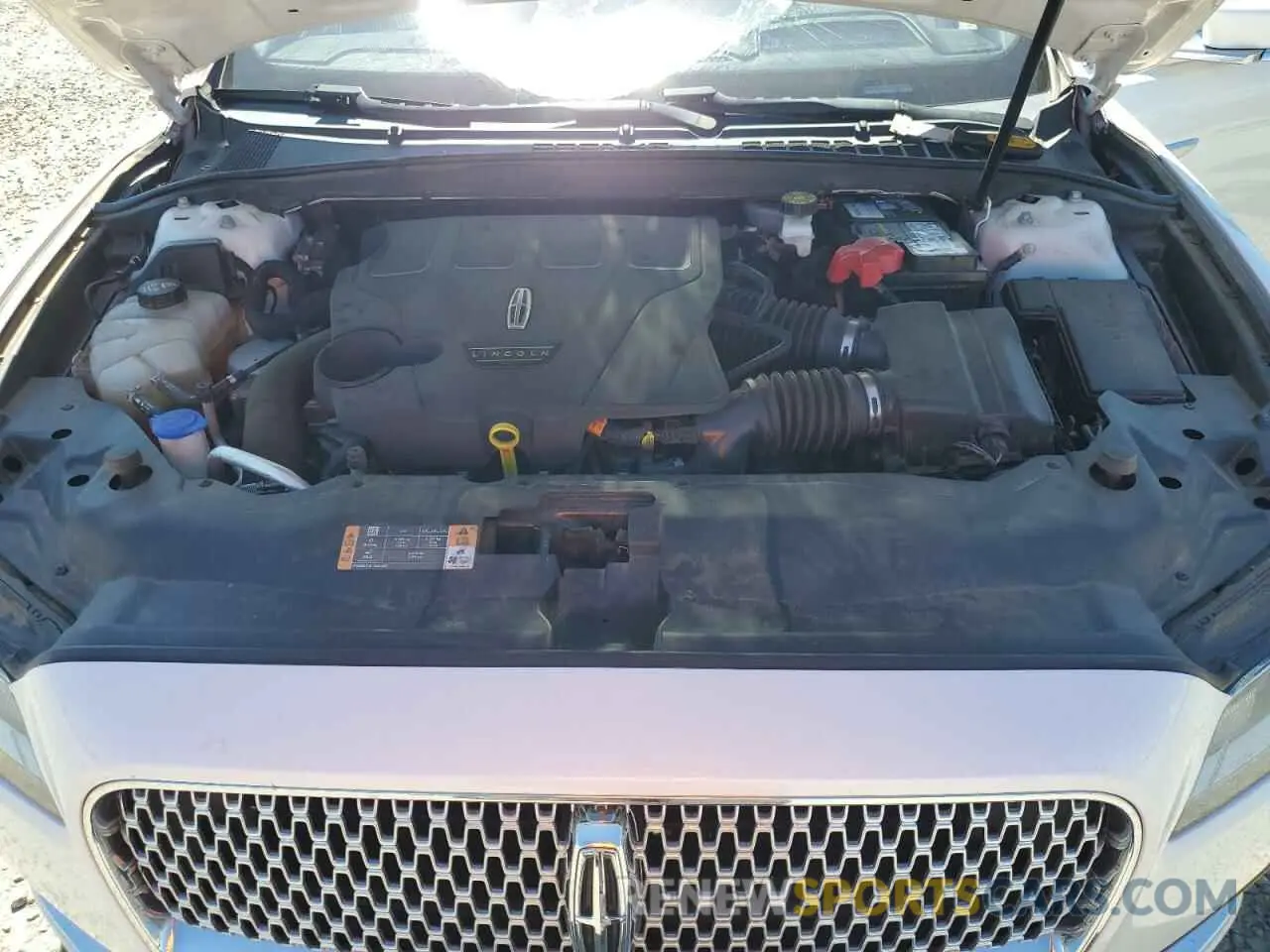 11 fotografías del automóvil dañado 1LN6L9RP8K5602121 LINCOLN CONTINENTL 2019