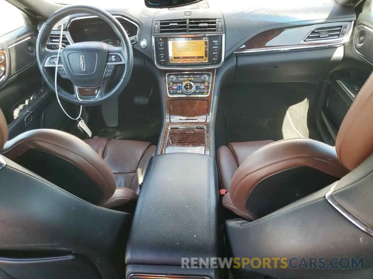 8 fotografías del automóvil dañado 1LN6L9RP8K5602121 LINCOLN CONTINENTL 2019