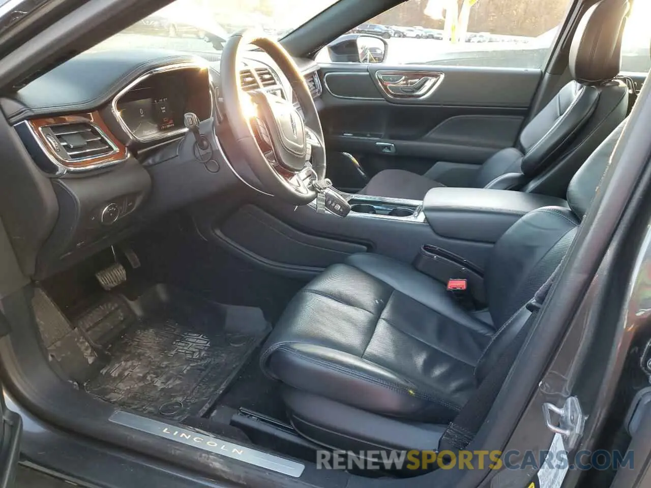 7 fotografías del automóvil dañado 1LN6L9TK6K5602843 LINCOLN CONTINENTL 2019