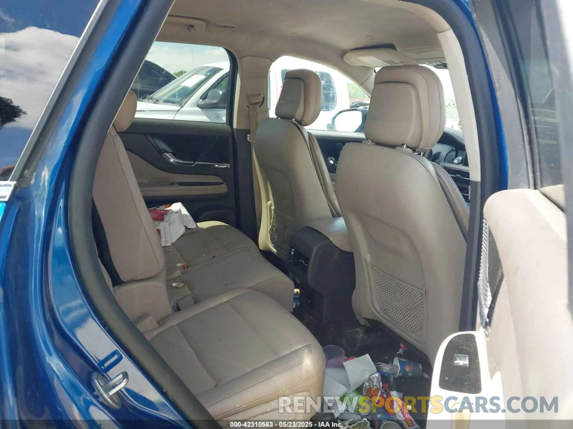 8 fotografías del automóvil dañado 5LMCJ1C96LUL14090 LINCOLN CORSAIR 2020