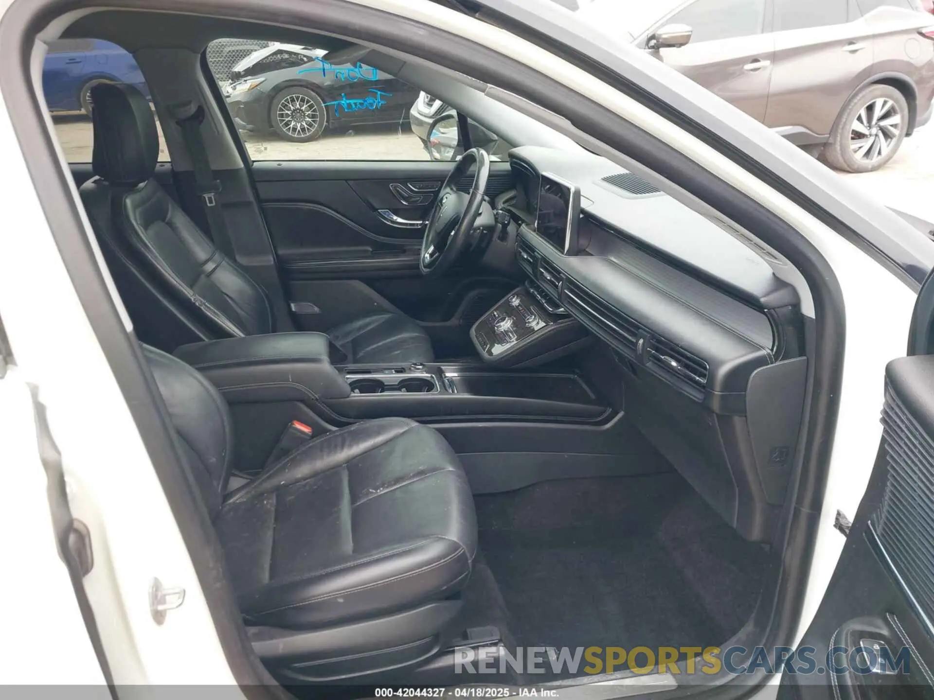 5 fotografías del automóvil dañado 5LMCJ1C9XLUL01987 LINCOLN CORSAIR 2020