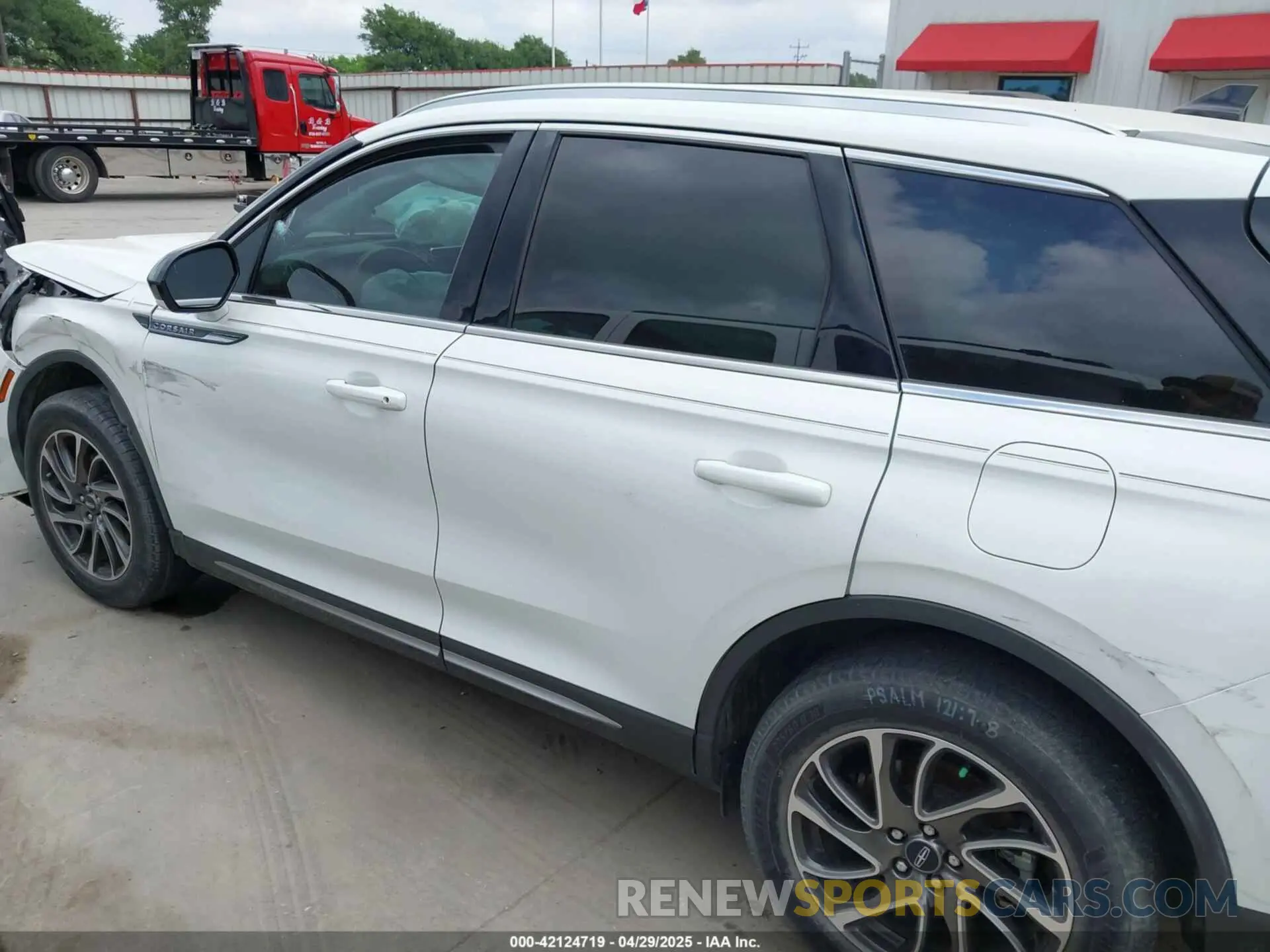 14 fotografías del automóvil dañado 5LMCJ1C9XLUL23875 LINCOLN CORSAIR 2020