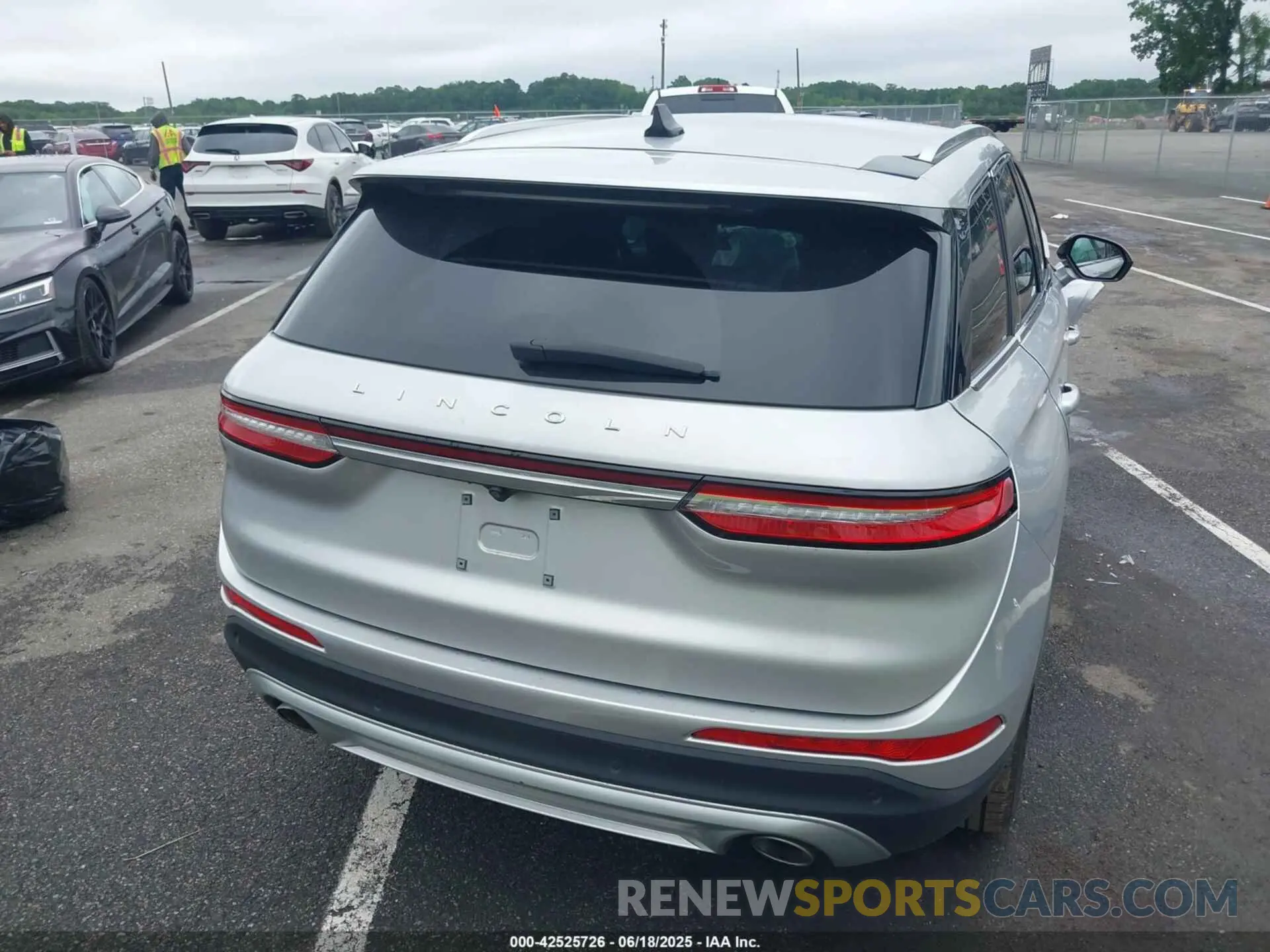 4 fotografías del automóvil dañado 5LMCJ1D93LUL24610 LINCOLN CORSAIR 2020