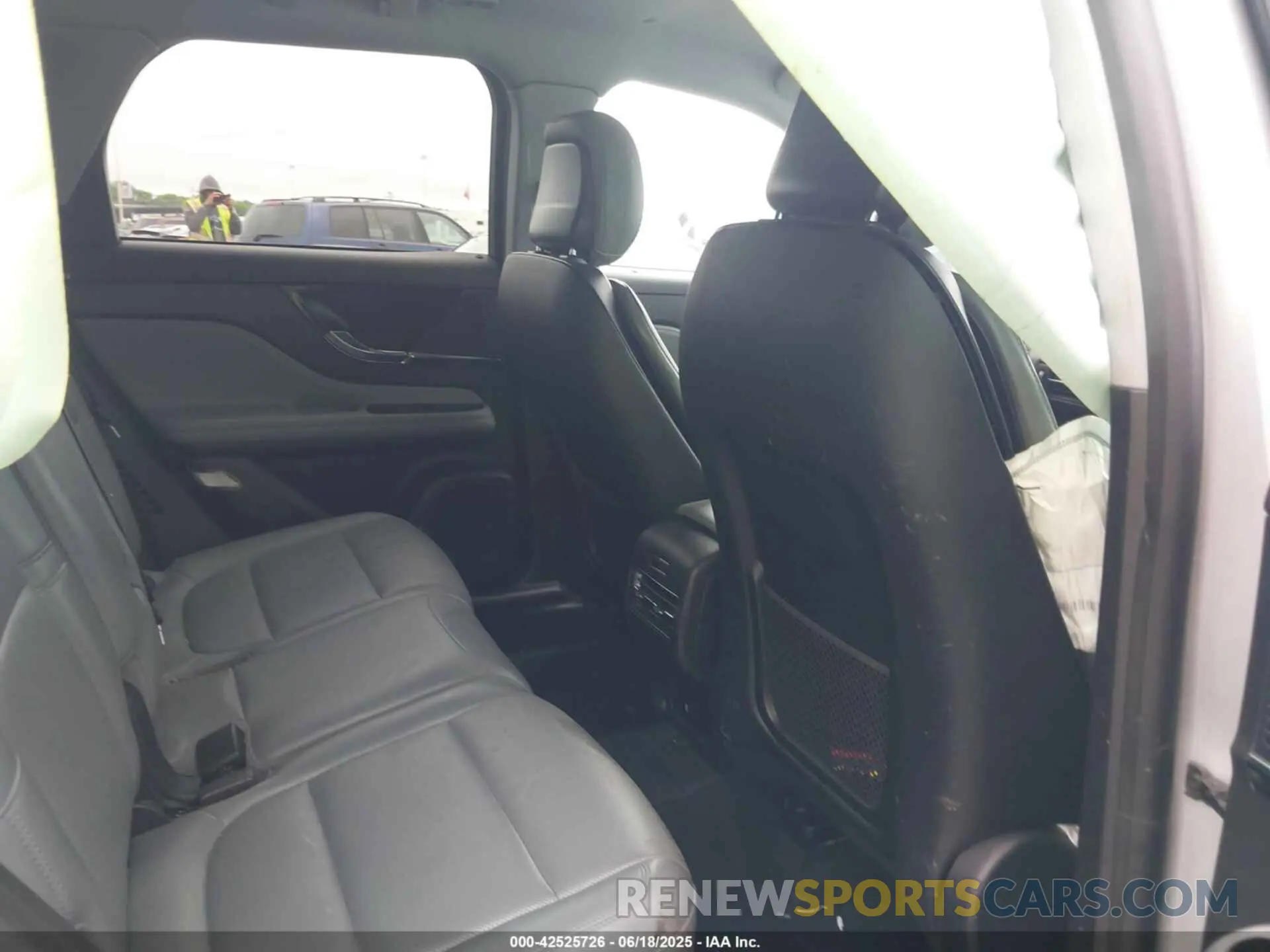 8 fotografías del automóvil dañado 5LMCJ1D93LUL24610 LINCOLN CORSAIR 2020
