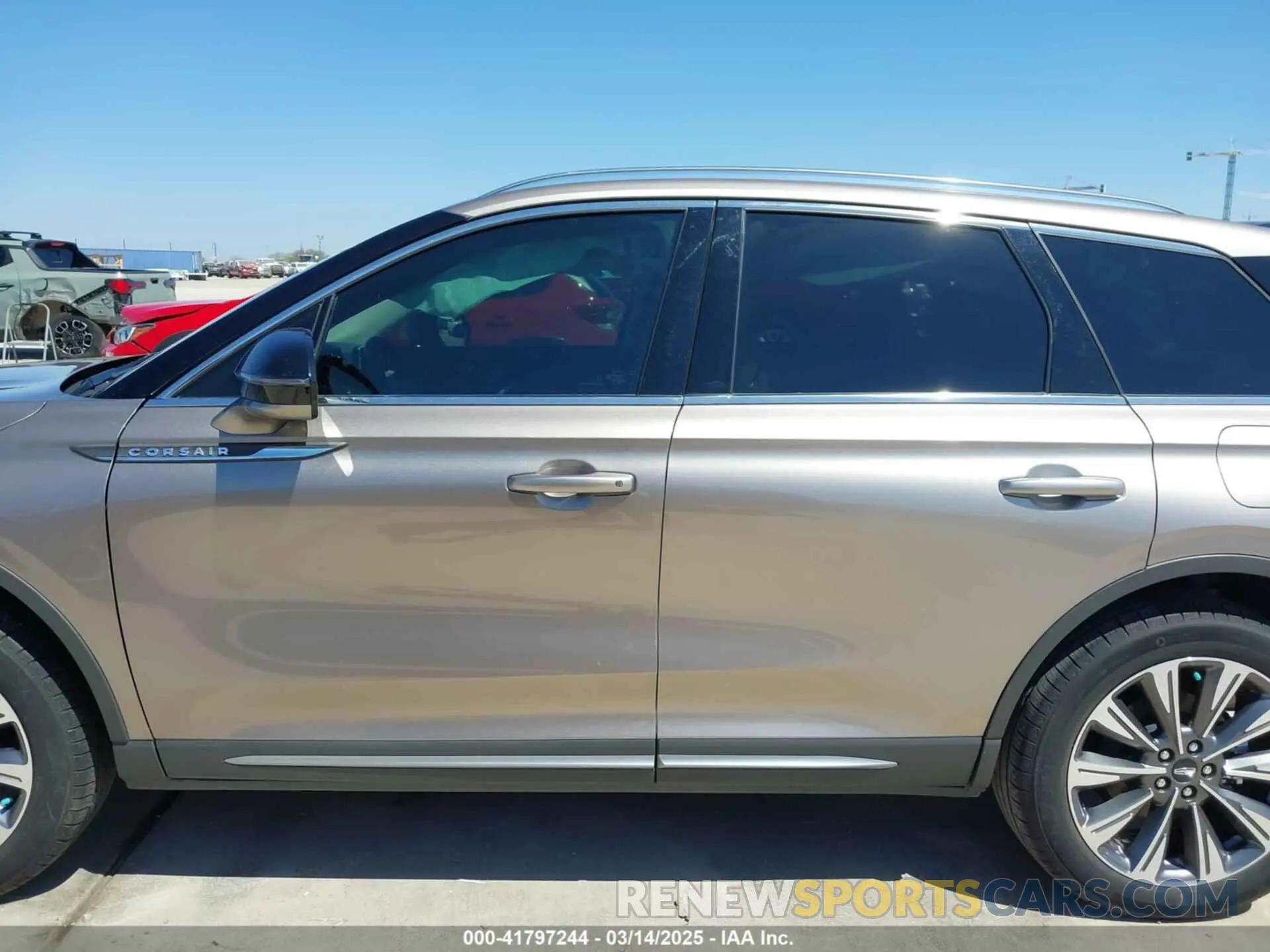14 fotografías del automóvil dañado 5LMCJ2C92LUL14156 LINCOLN CORSAIR 2020