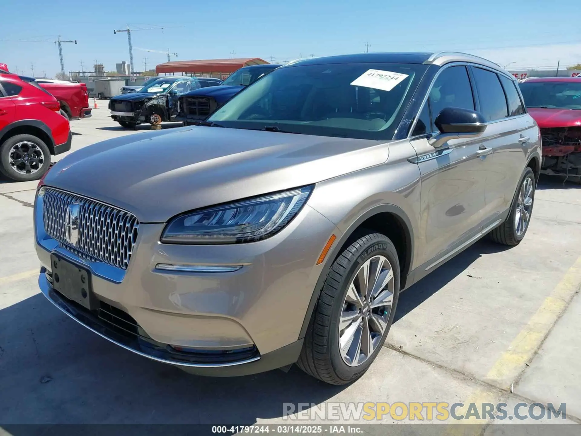 2 fotografías del automóvil dañado 5LMCJ2C92LUL14156 LINCOLN CORSAIR 2020