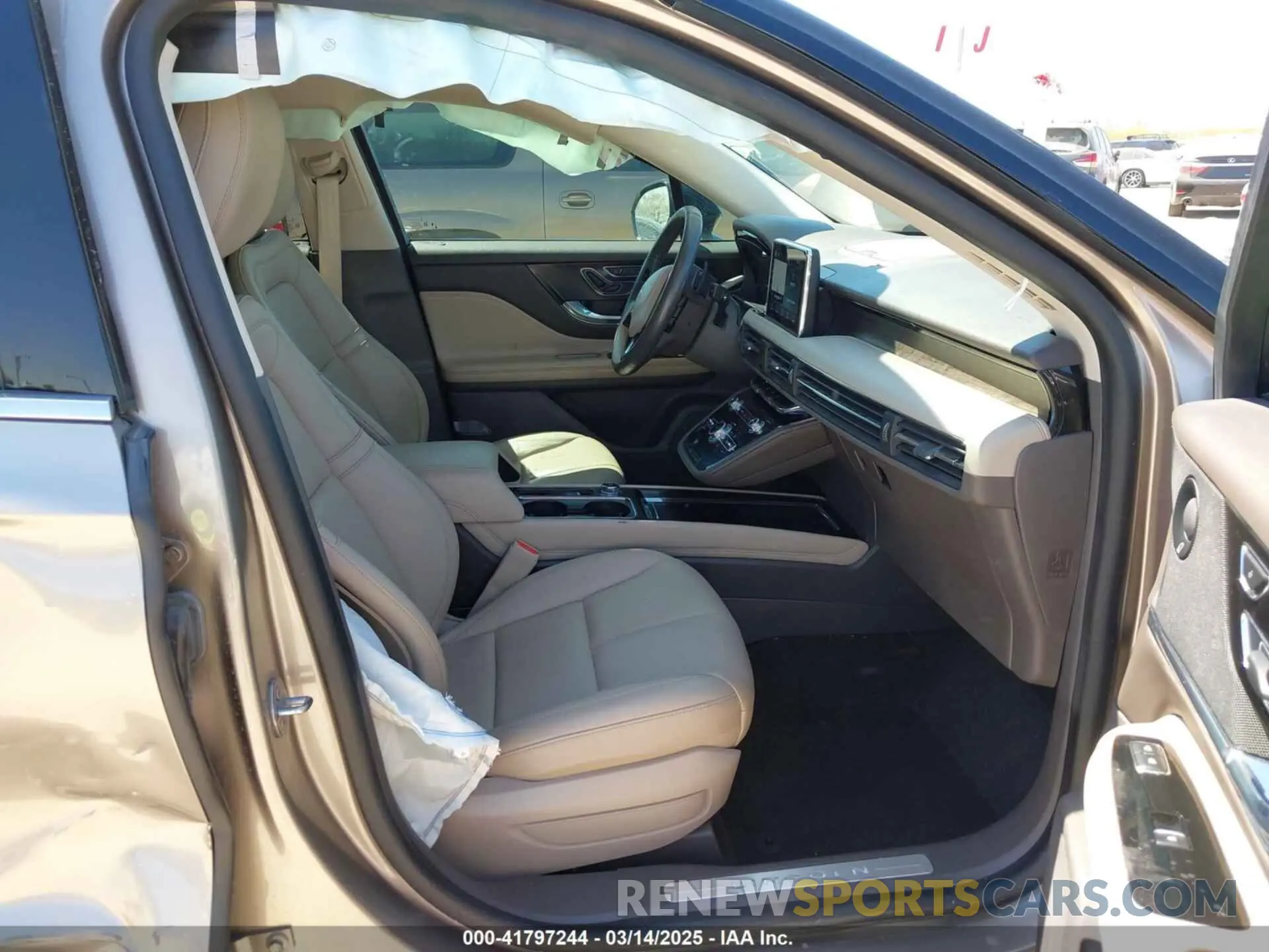 5 fotografías del automóvil dañado 5LMCJ2C92LUL14156 LINCOLN CORSAIR 2020