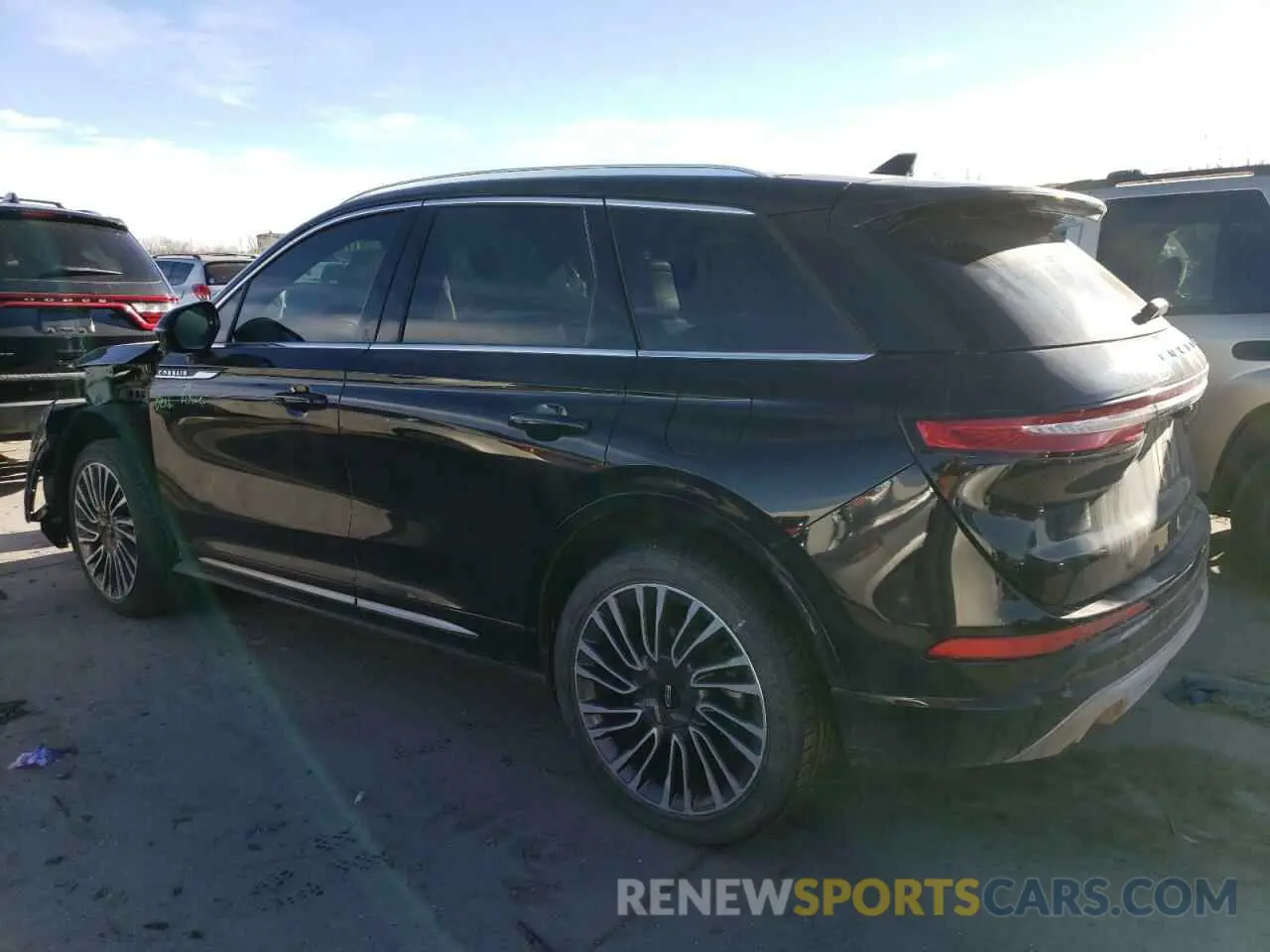 2 fotografías del automóvil dañado 5LMCJ2D99LUL06229 LINCOLN CORSAIR 2020