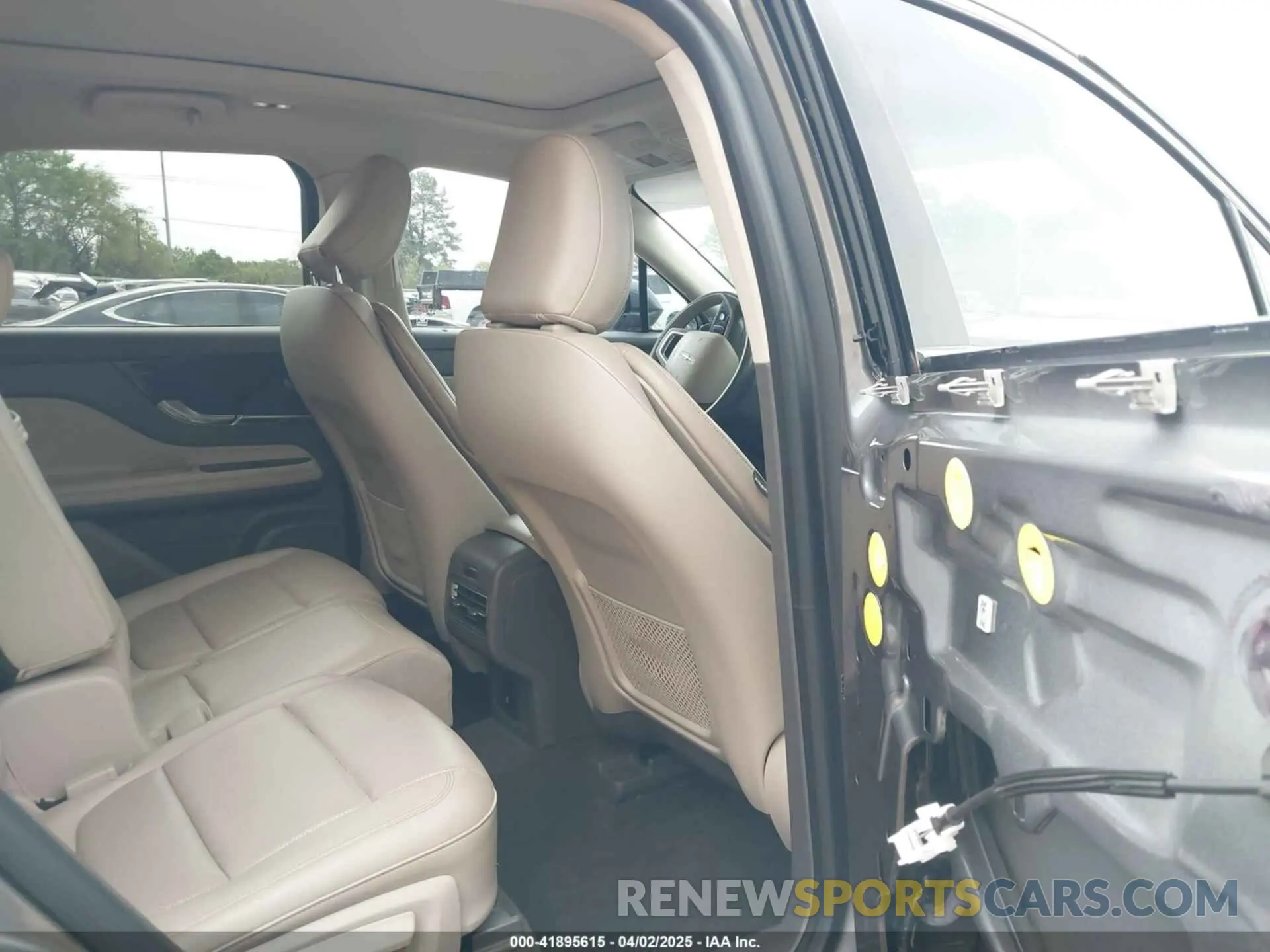 8 fotografías del automóvil dañado 5LMCJ2C9XMUL01785 LINCOLN CORSAIR 2021
