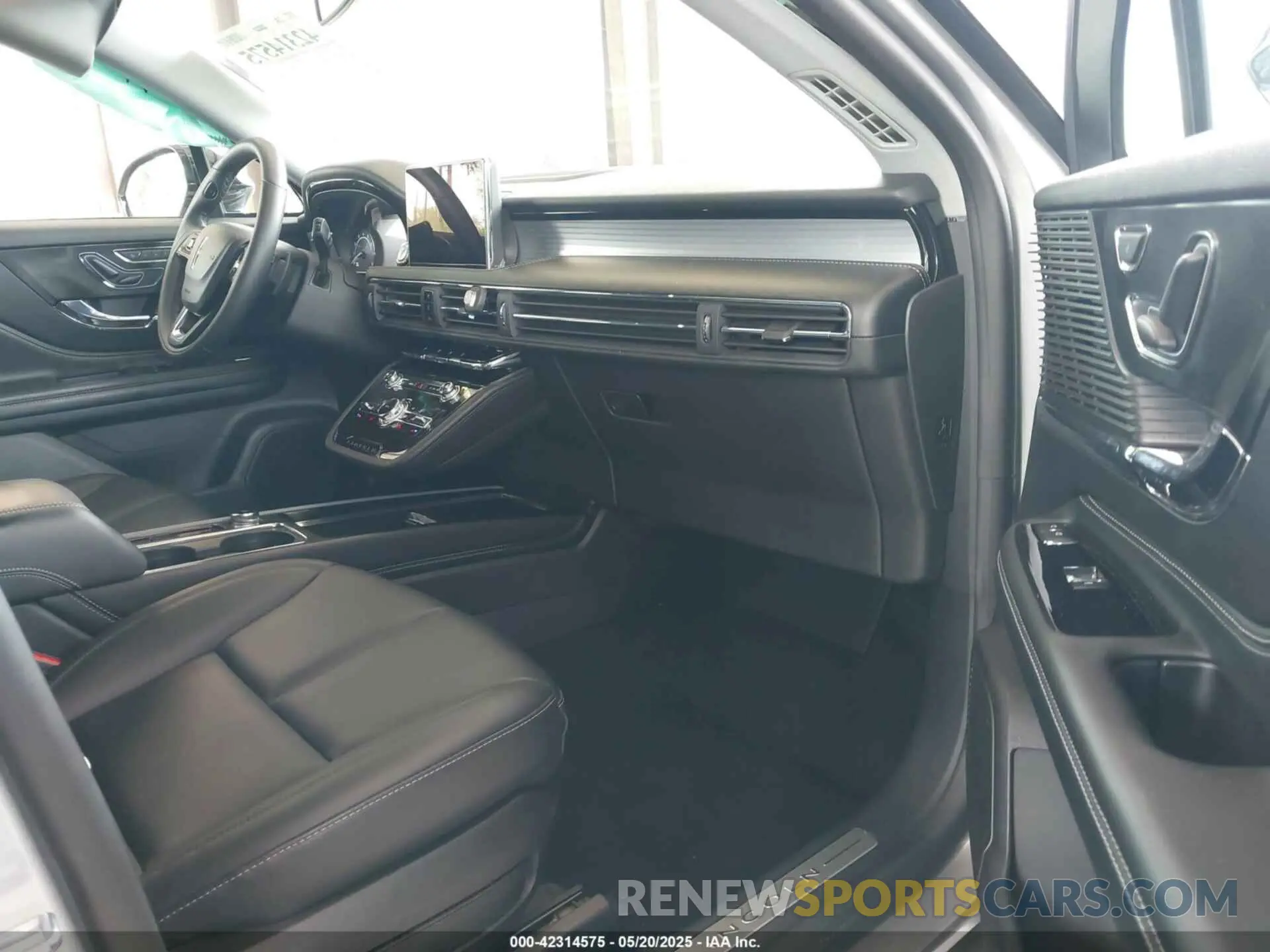 5 fotografías del automóvil dañado 5LMCJ1C90NUL25461 LINCOLN CORSAIR 2022