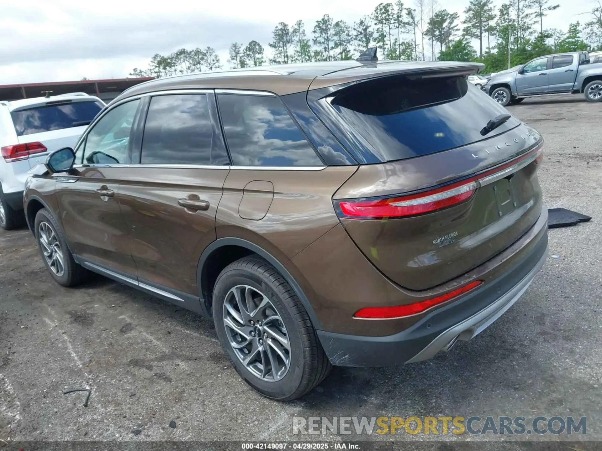 3 fotografías del automóvil dañado 5LMCJ1C96NUL11922 LINCOLN CORSAIR 2022
