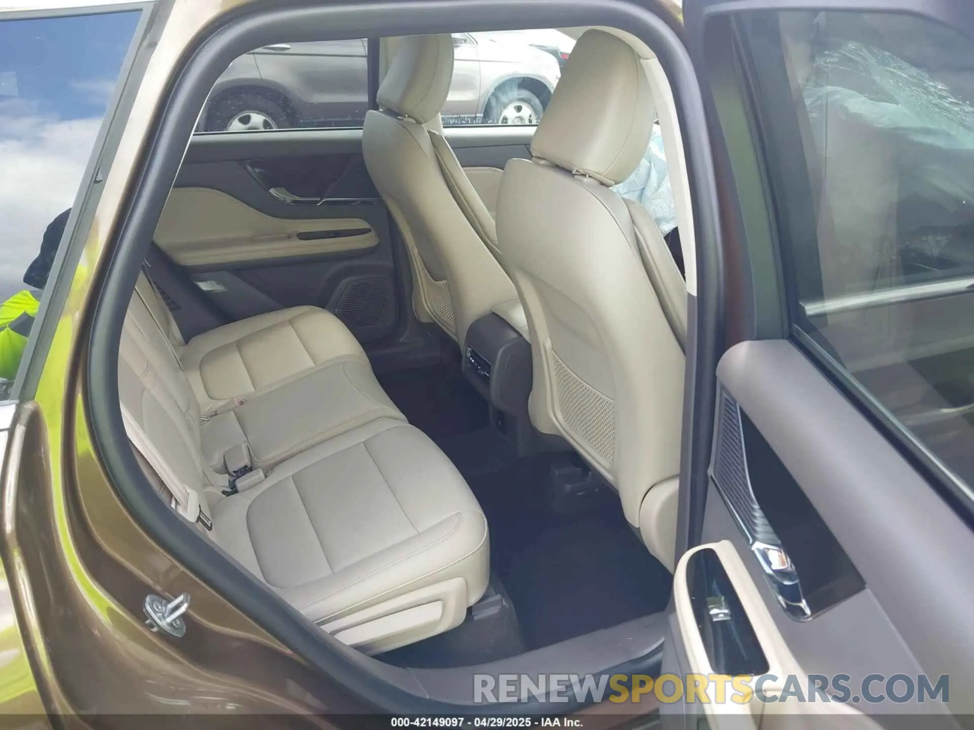 8 fotografías del automóvil dañado 5LMCJ1C96NUL11922 LINCOLN CORSAIR 2022