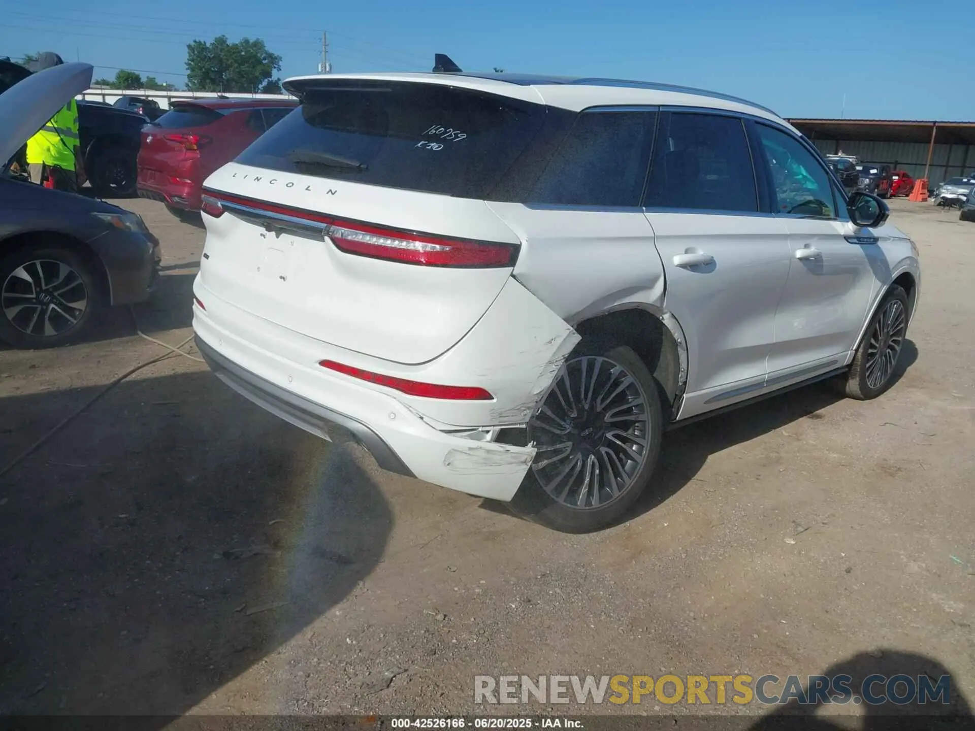 4 fotografías del automóvil dañado 5LMCJ2DH8NUL16809 LINCOLN CORSAIR 2022