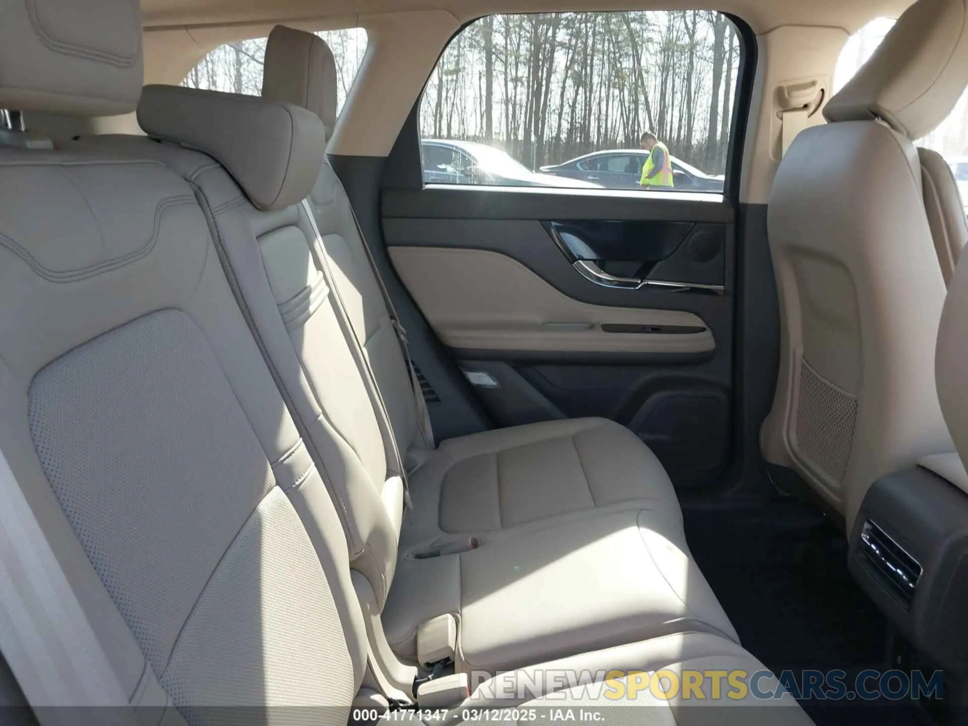 8 fotografías del automóvil dañado 5LMCJ2DA0PUL27731 LINCOLN CORSAIR 2023