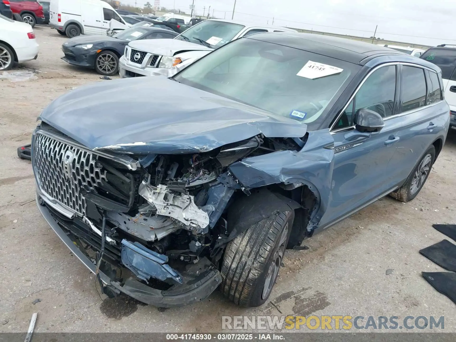 2 fotografías del automóvil dañado 5LMCJ1CA4RUL04693 LINCOLN CORSAIR 2024