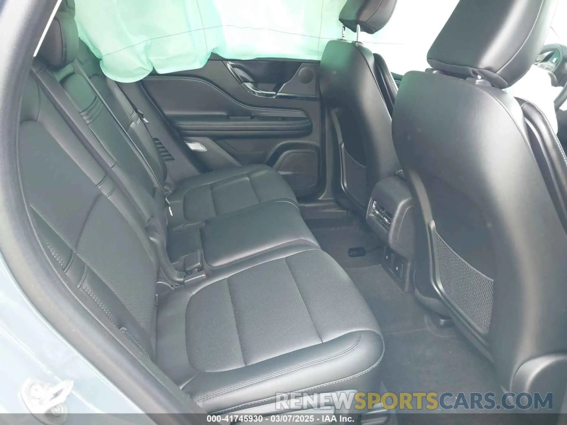 8 fotografías del automóvil dañado 5LMCJ1CA4RUL04693 LINCOLN CORSAIR 2024